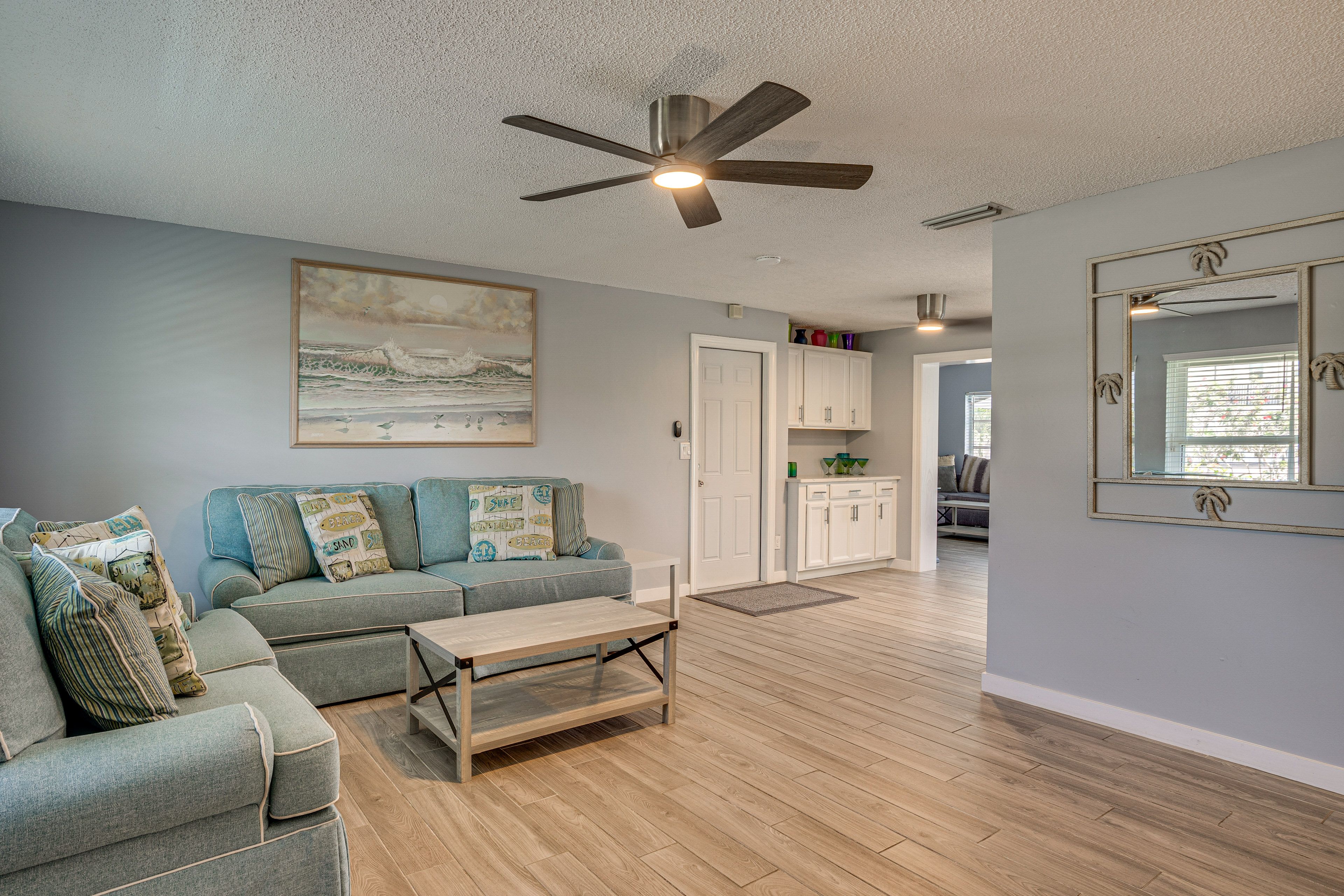 Living Room | Queen Sleeper Sofa