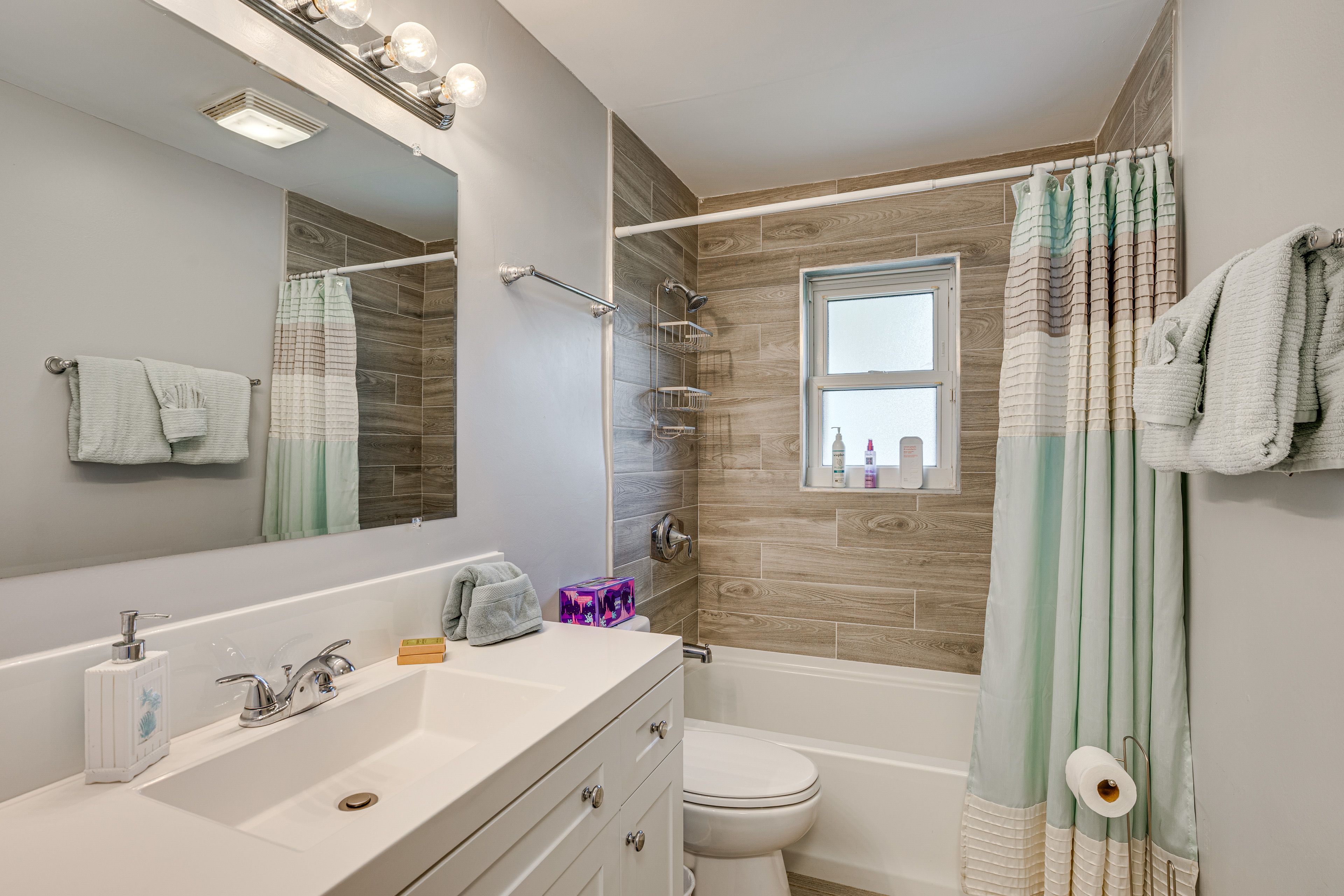 Full Bathroom