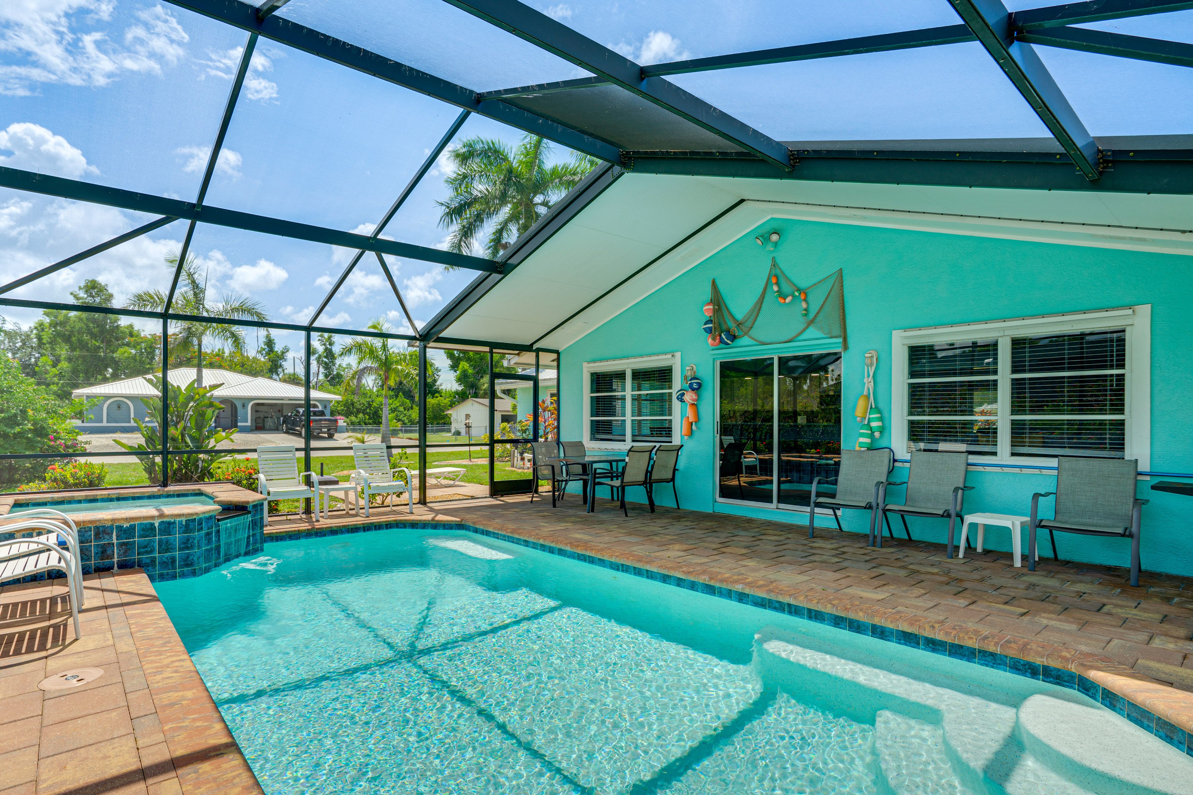 Fort Myers Vacation Rental | 3BR | 2BA | 1,531 Sq Ft | 1 Step to Enter