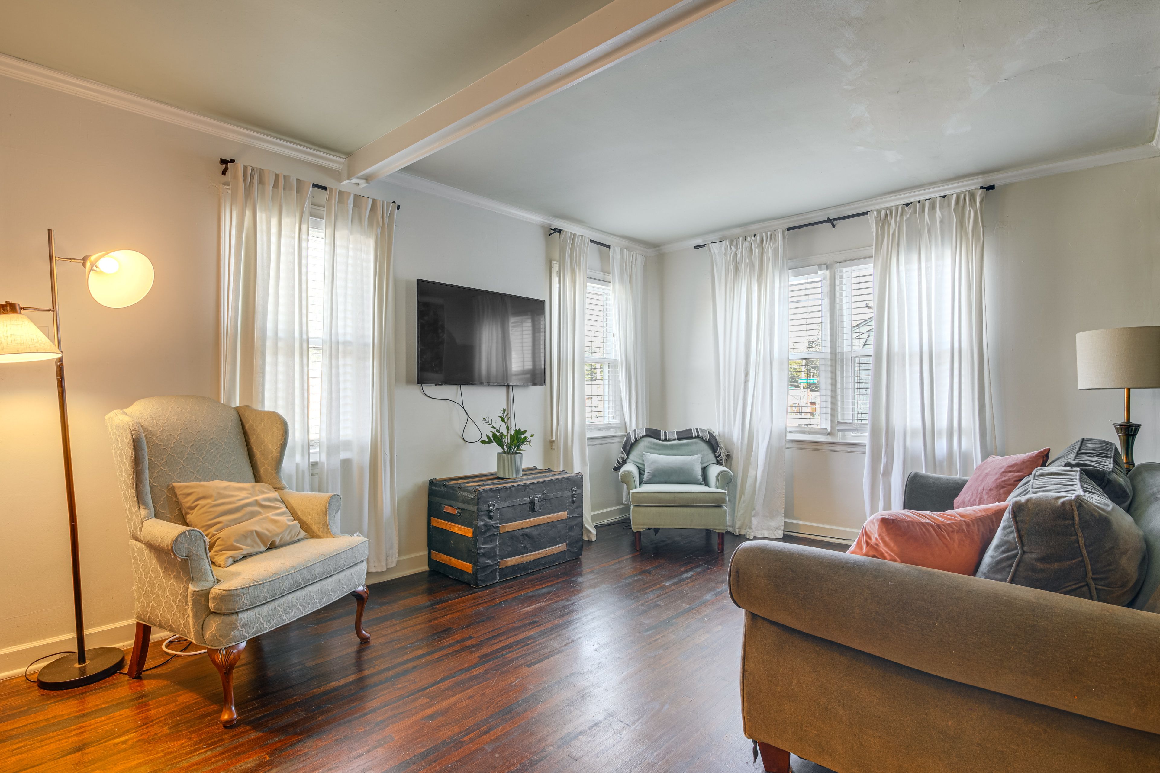 Living Room | Queen Sleeper Sofa