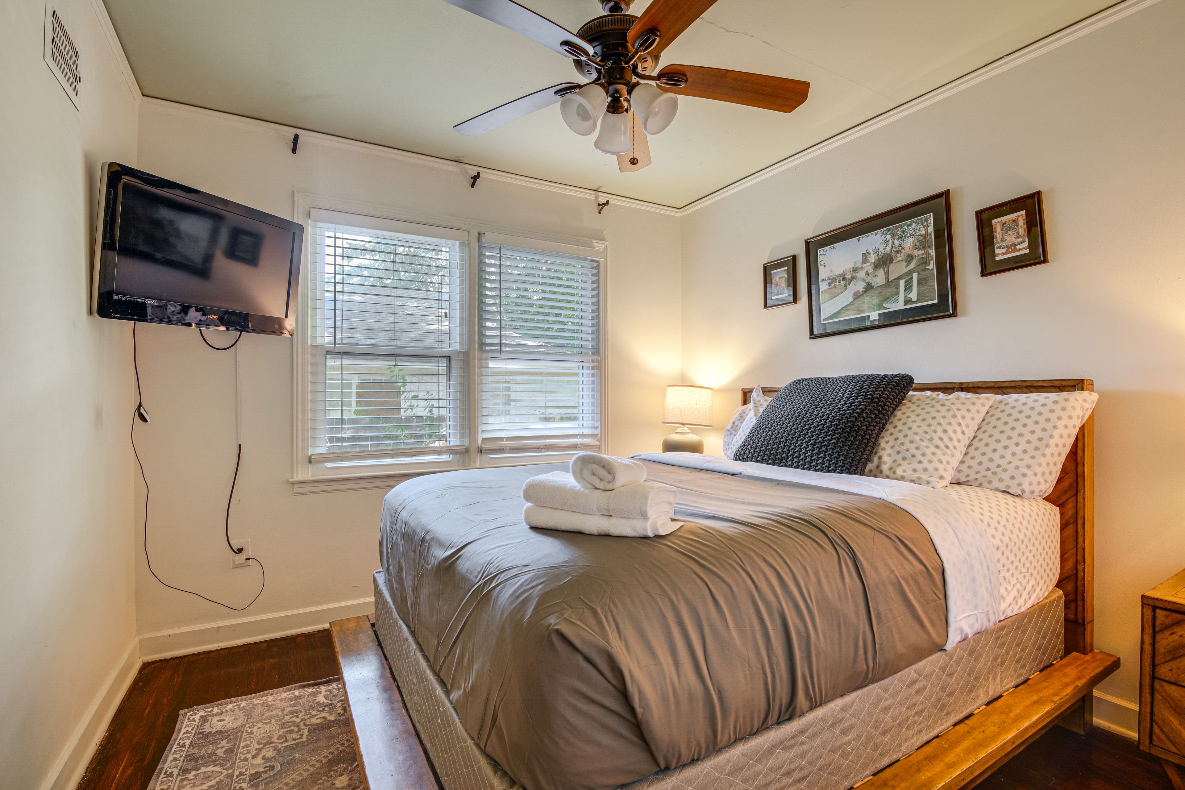 Bedroom 2 | Queen Bed