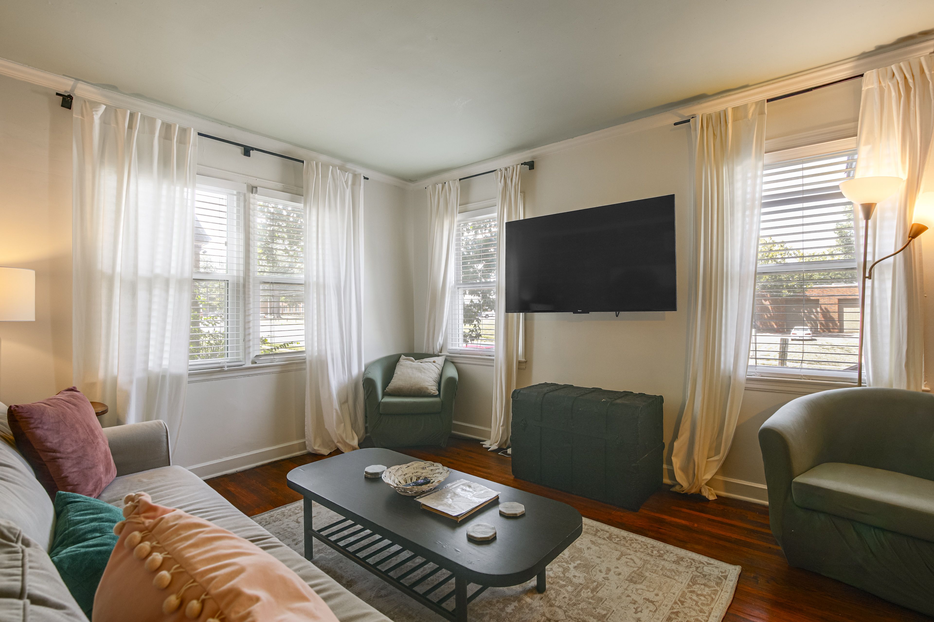Living Room | Queen Sleeper Sofa