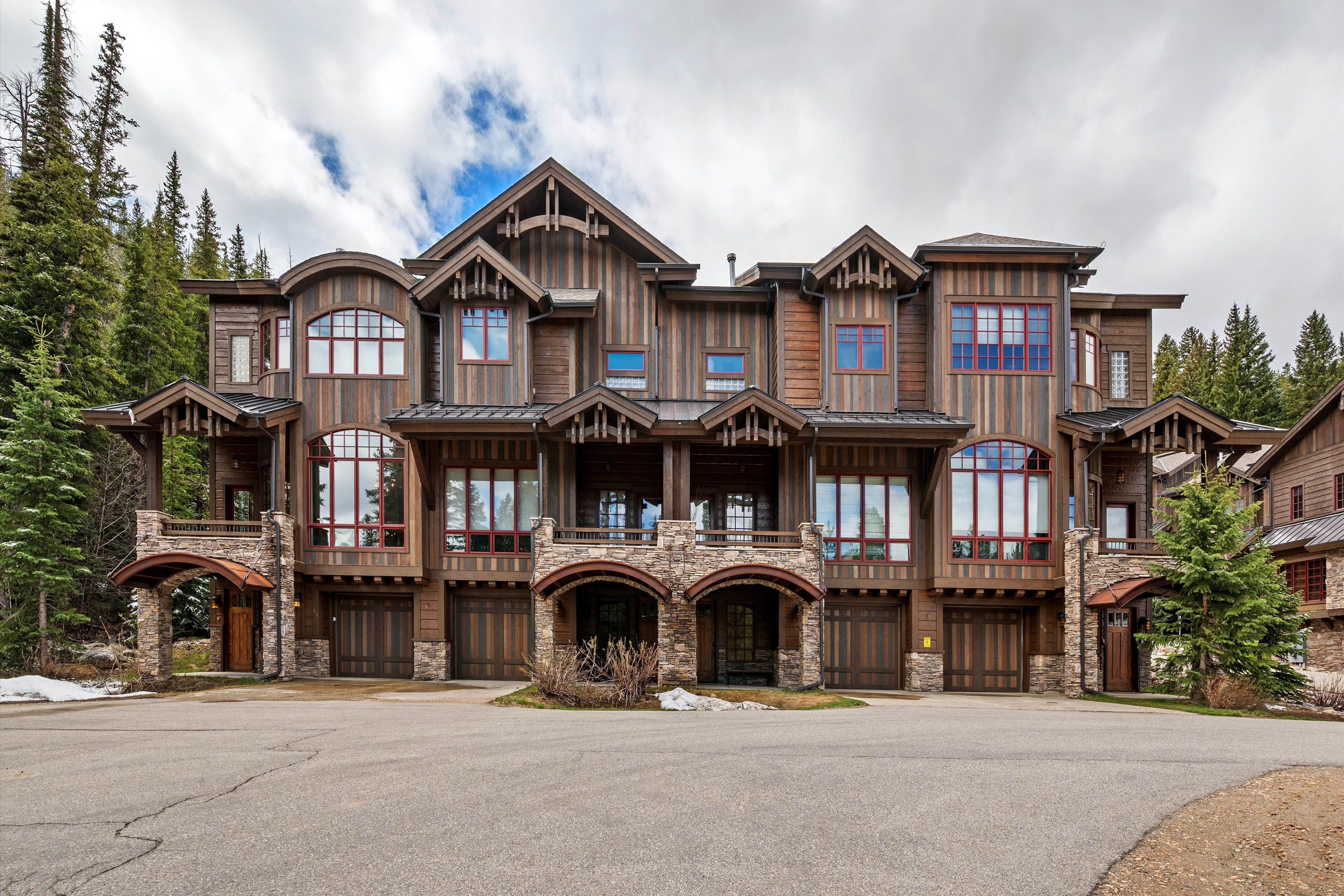Exterior | Garage (1 Vehicle) | Driveway (1 Vehicle) | No Street Parking