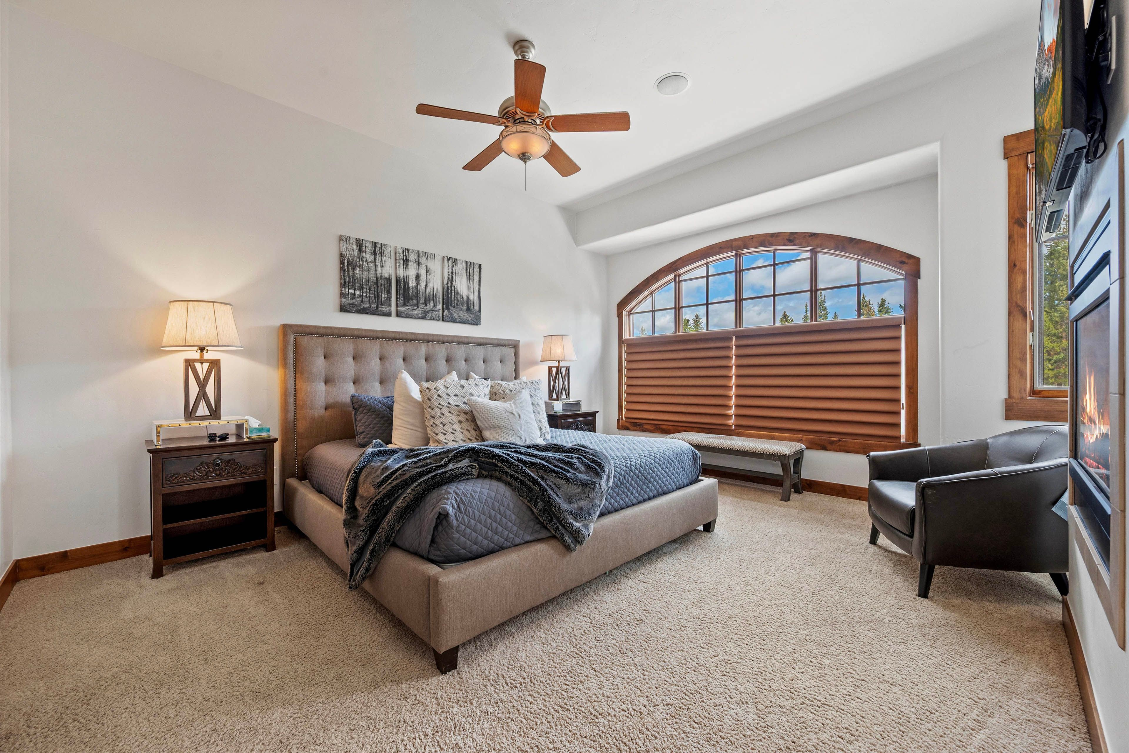 Bedroom 1 | King Bed | 3rd Floor