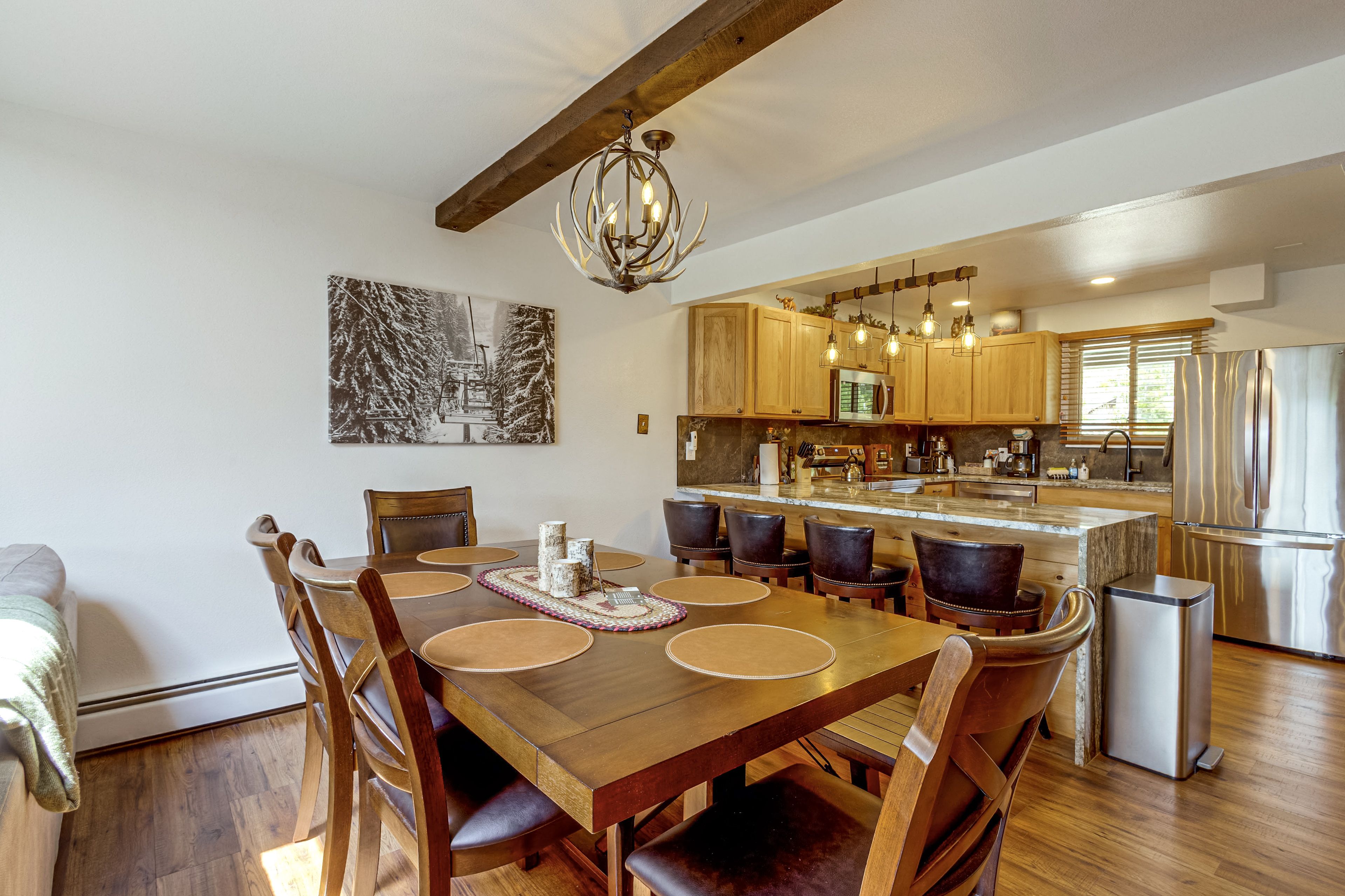 Kitchen | Dining Table