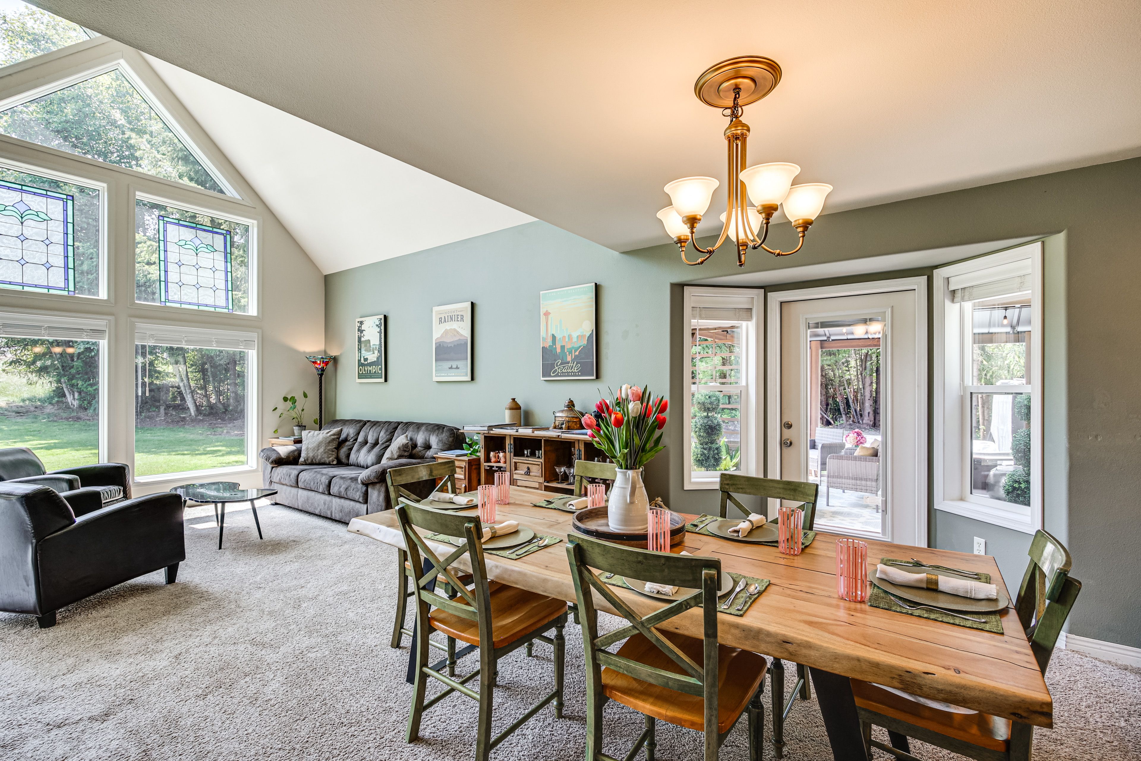 Dining Area | 1st Floor
