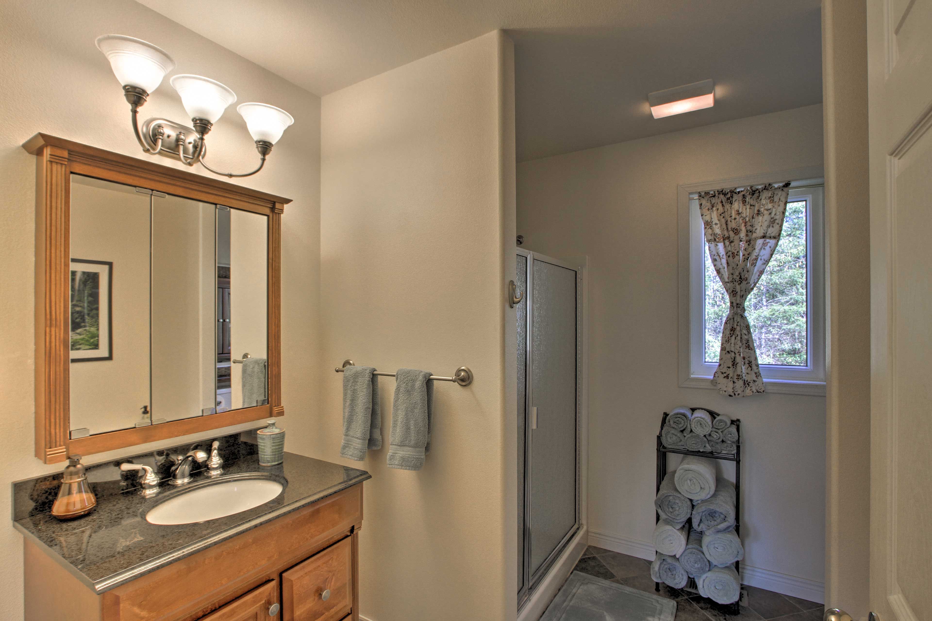Bathroom | 1st Floor