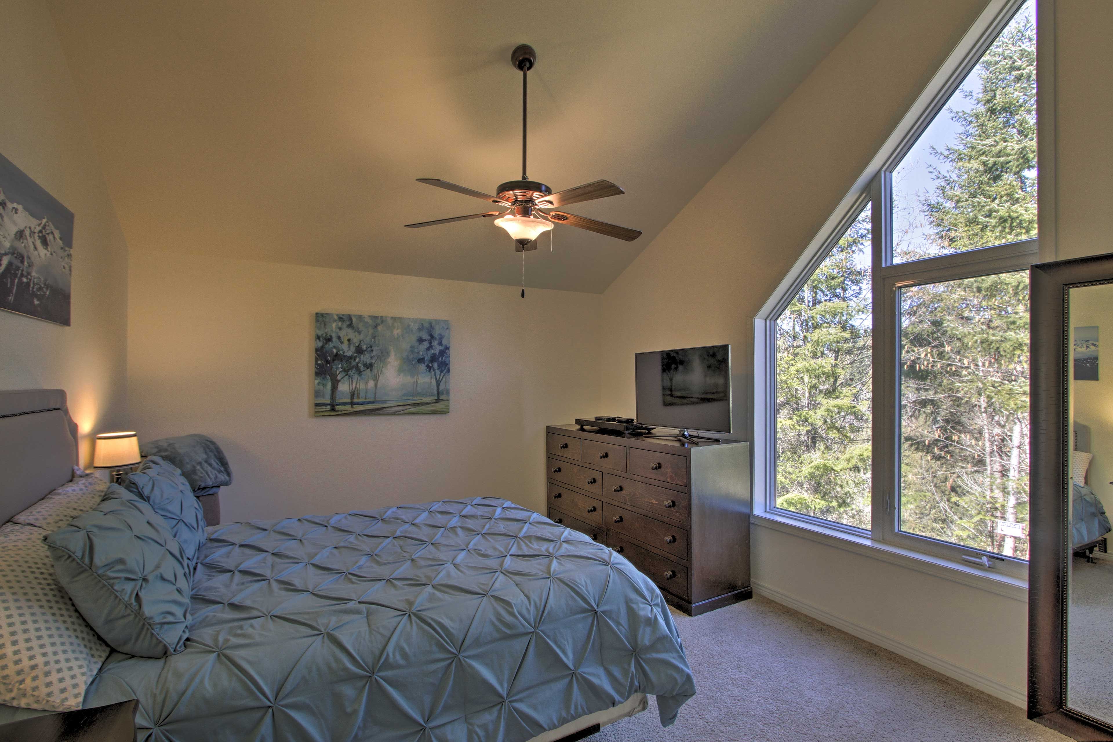 Bedroom 2 | Queen Bed | 2nd Floor