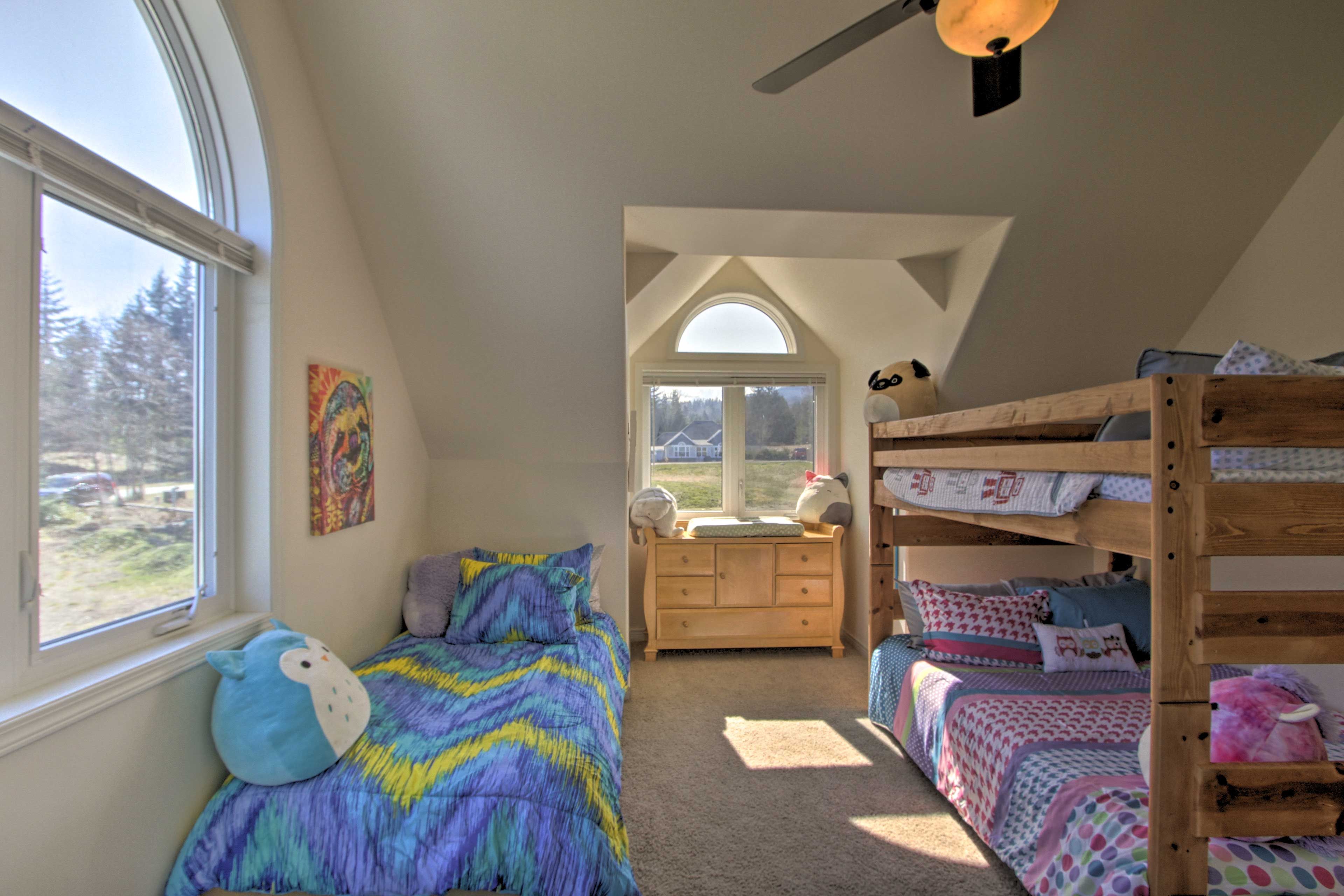 Bedroom 3 | Full Bunk Bed | Twin Bed | 2nd Floor