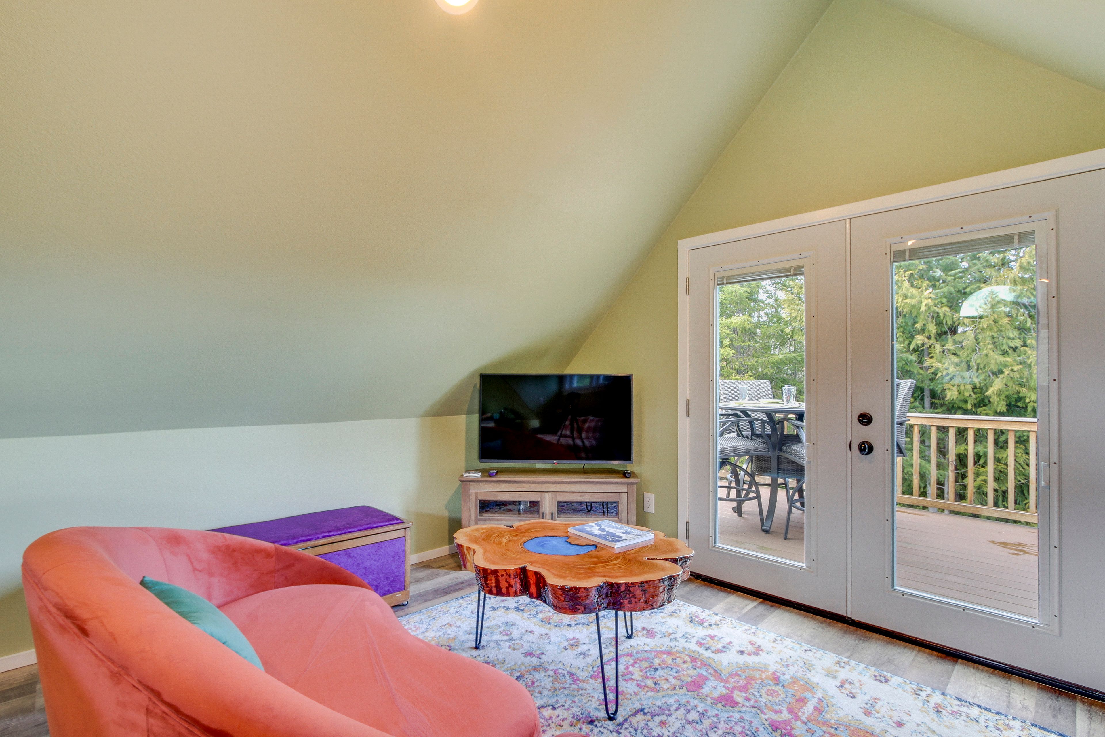 Bedroom 4 (Studio Suite) | 2 Sleeper Sofas | Queen Air Mattress
