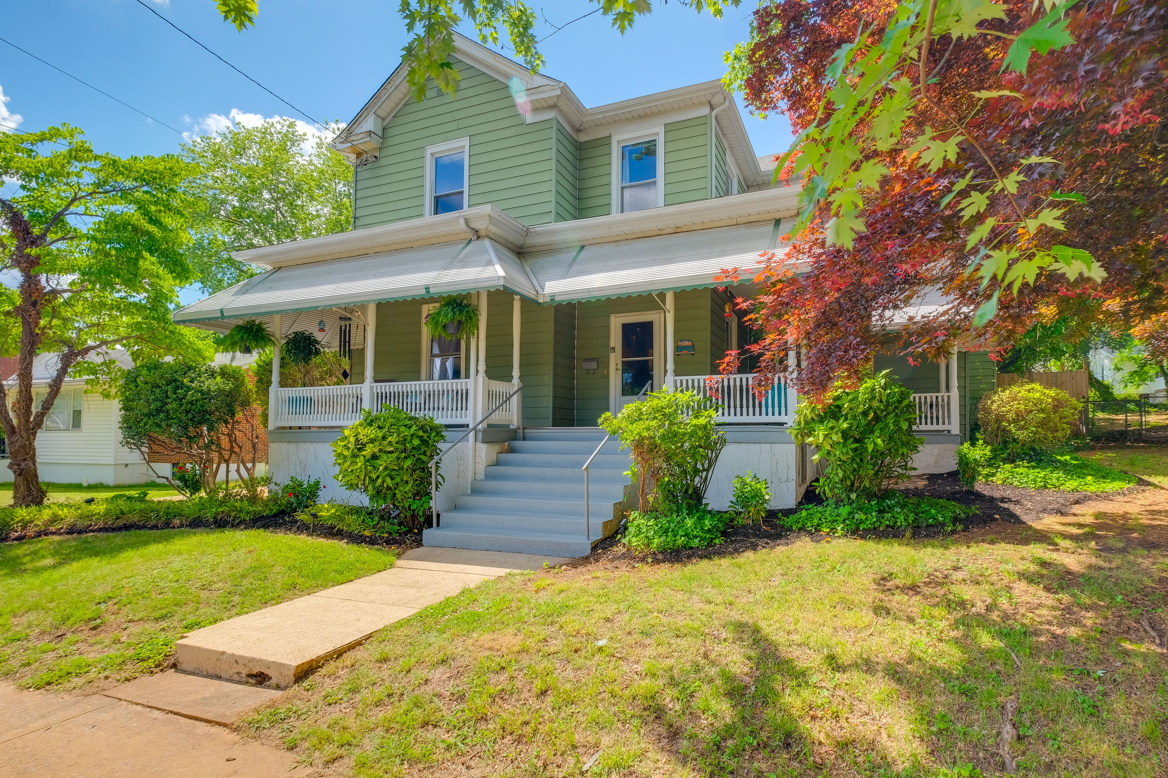 Lynchburg Vacation Rental | 5BR | 4BA | 3,170 Sq Ft | Stairs Required