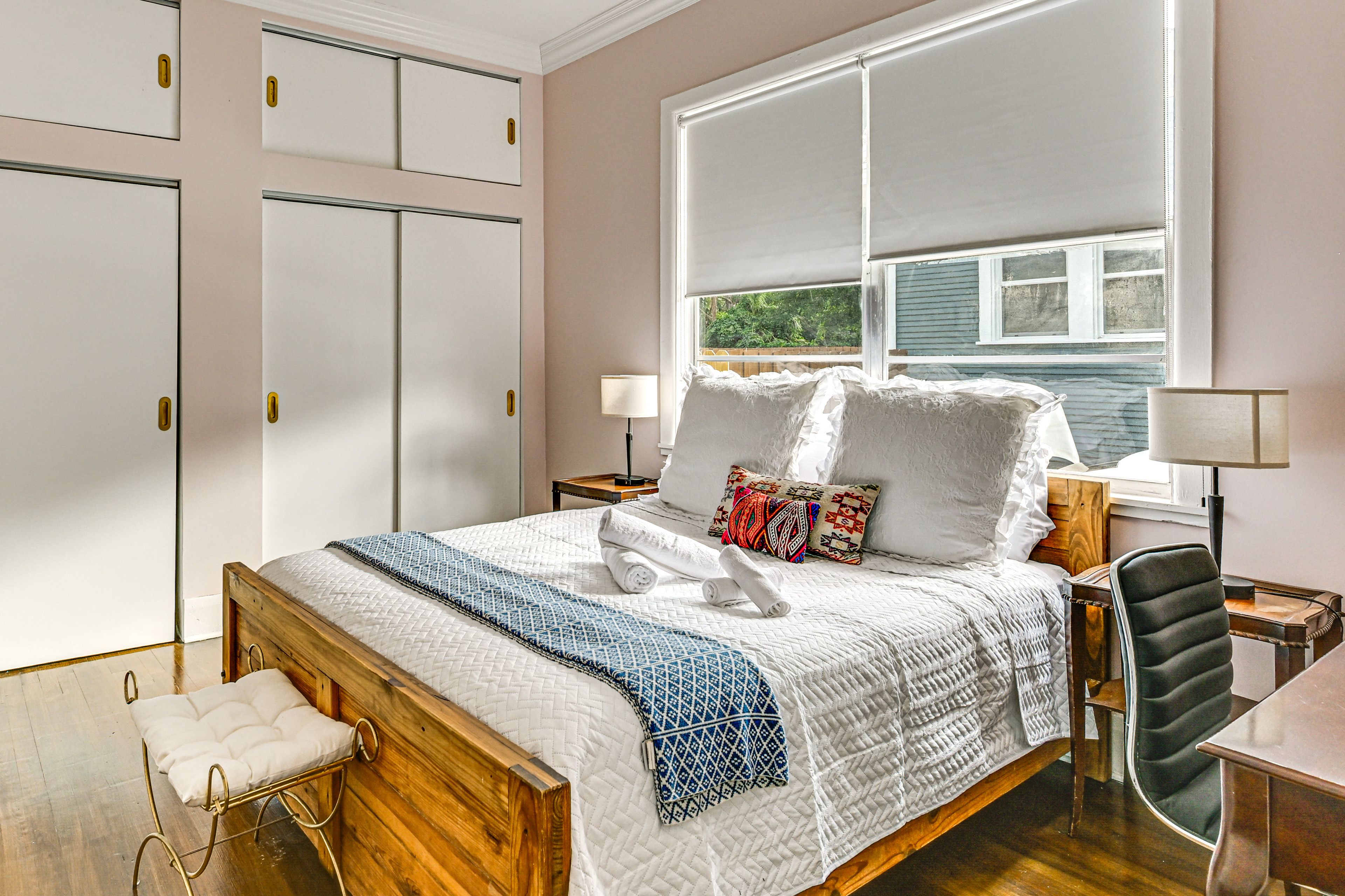 Bedroom 1 | Queen Bed