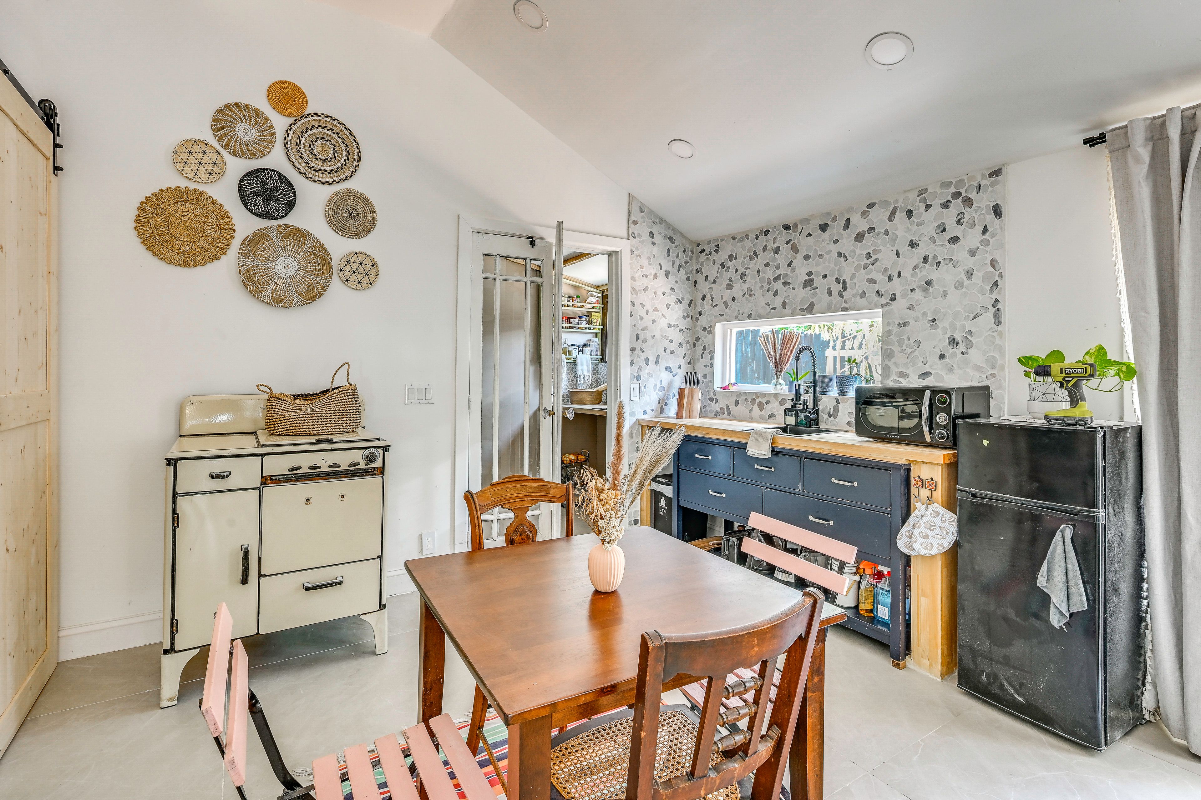 Studio | Kitchenette