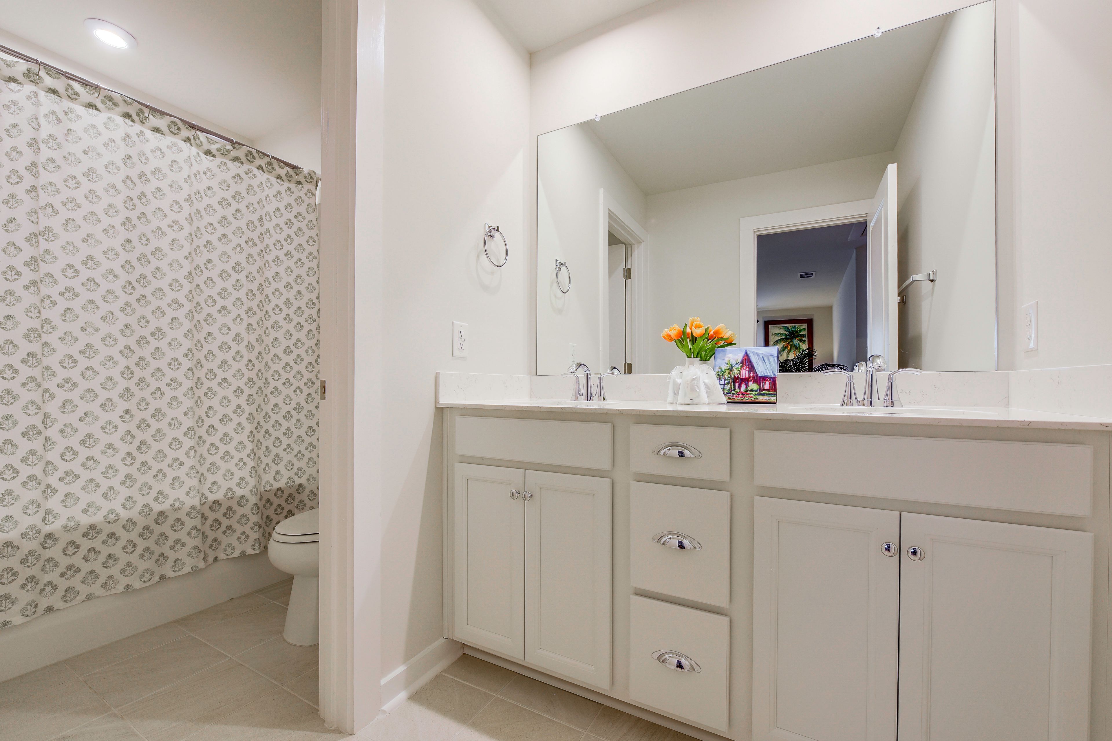 Full Bathroom | 2nd Floor