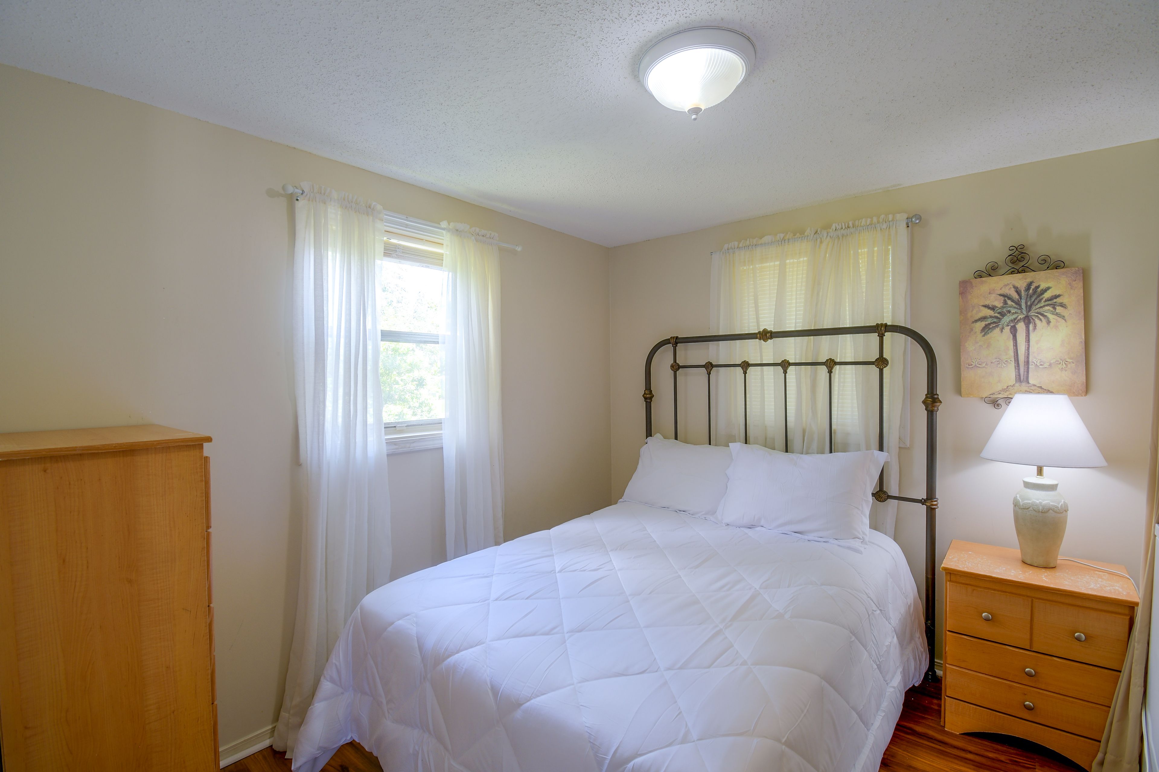 Bedroom 2 | Queen Bed