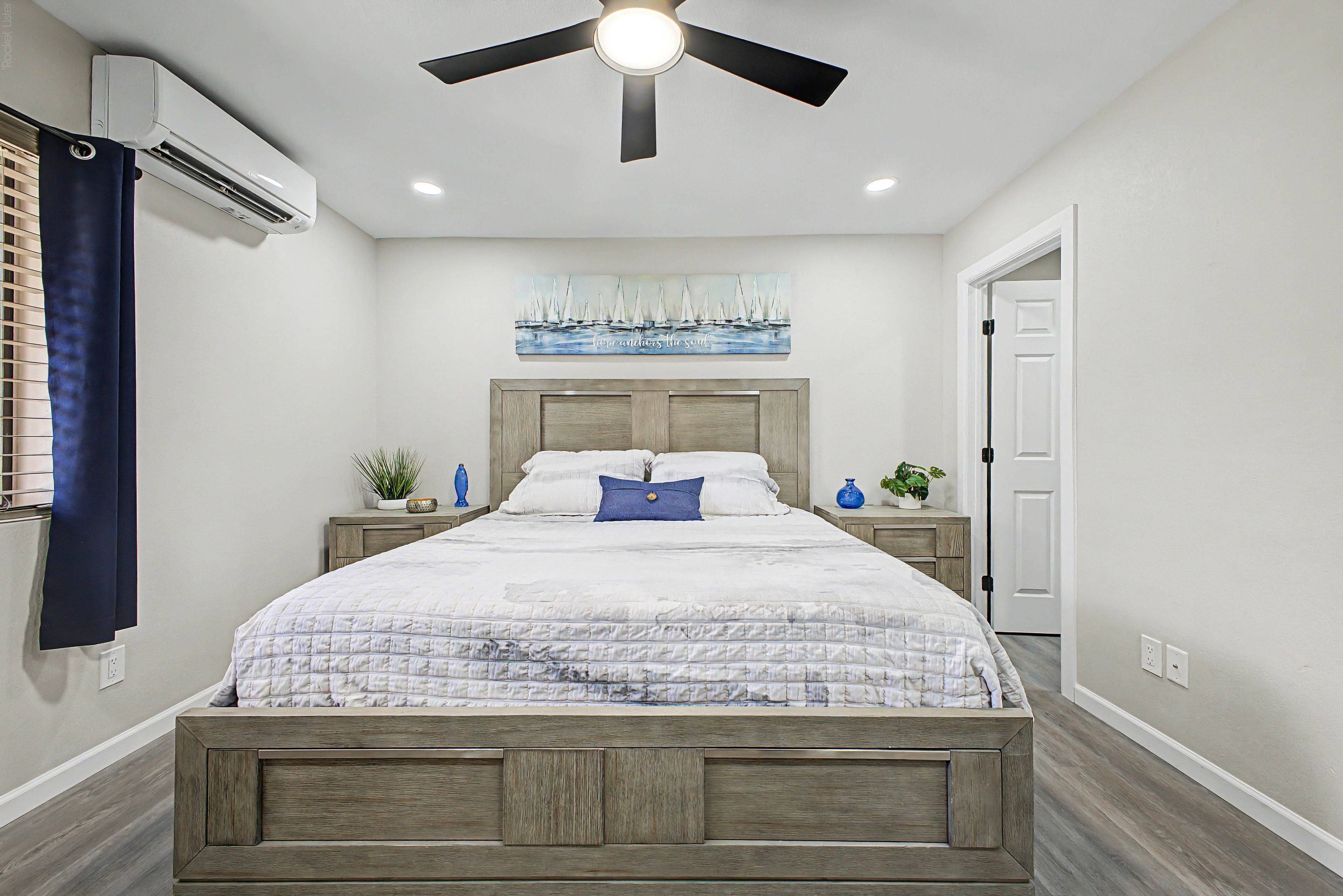 Bedroom | King Bed