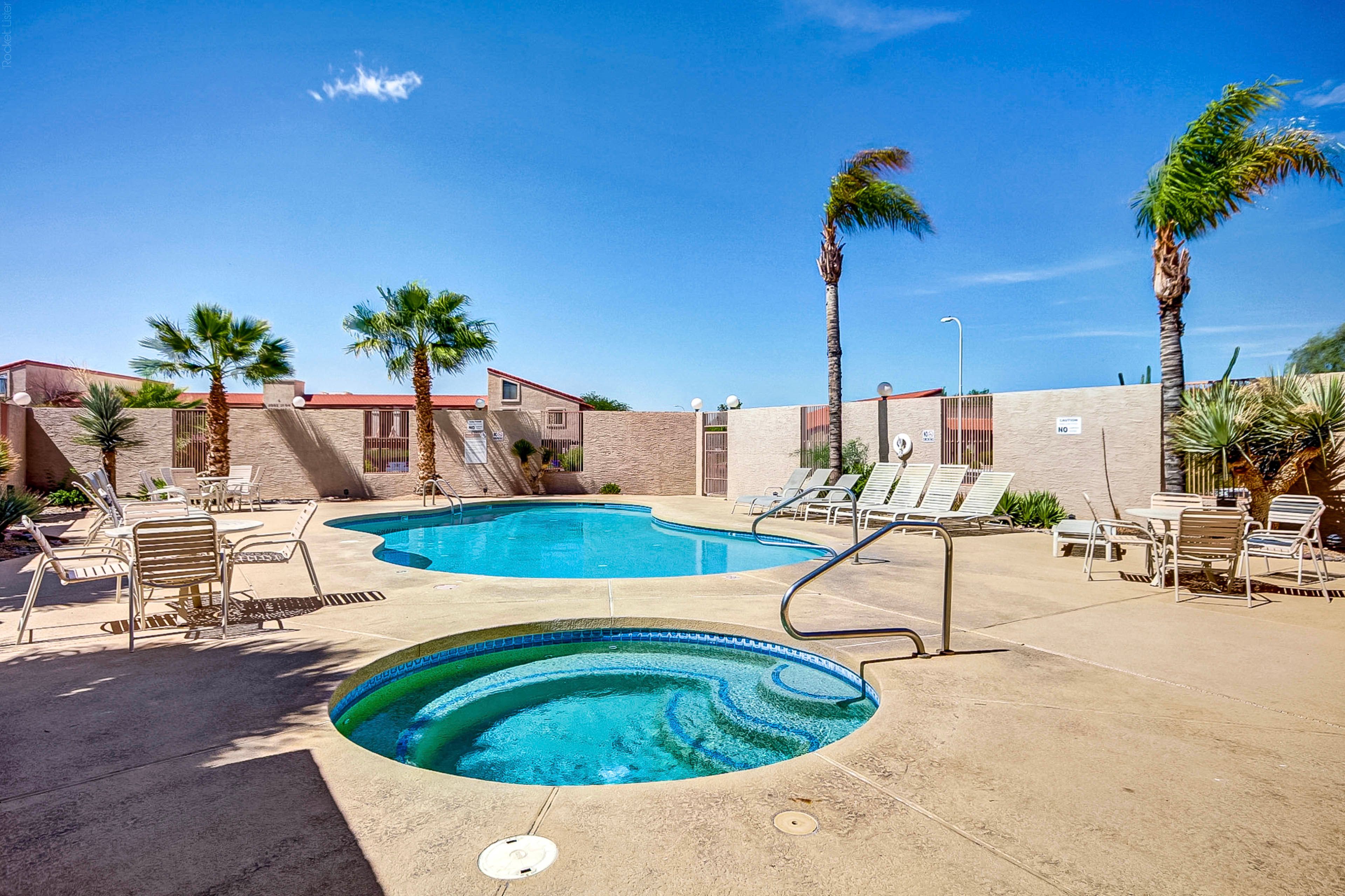 Quail Creek Condominiums | Community Pool & Hot Tub