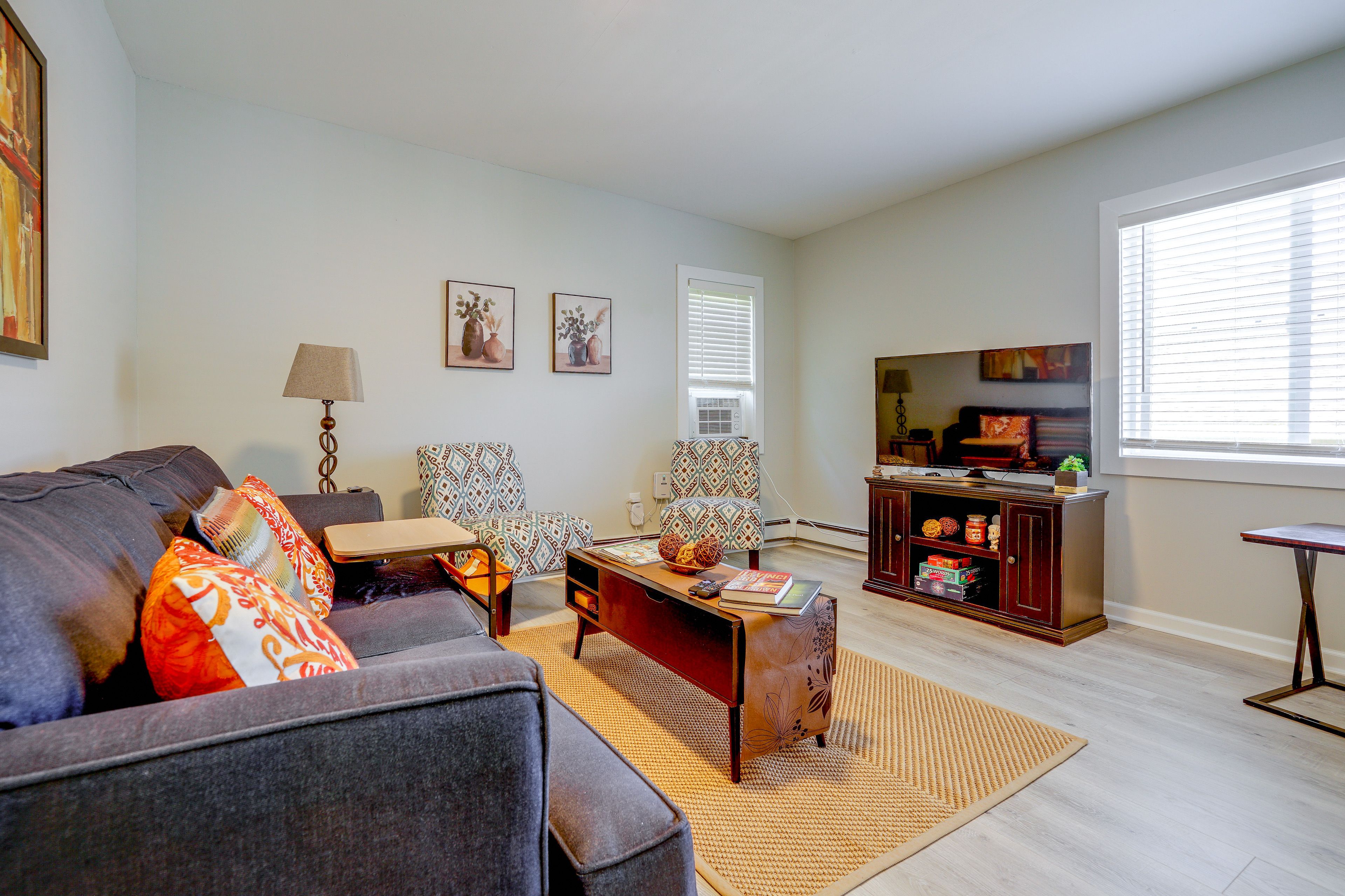 Saint Paul Vacation Rental | 1BR | 1BA | 500 Sq Ft