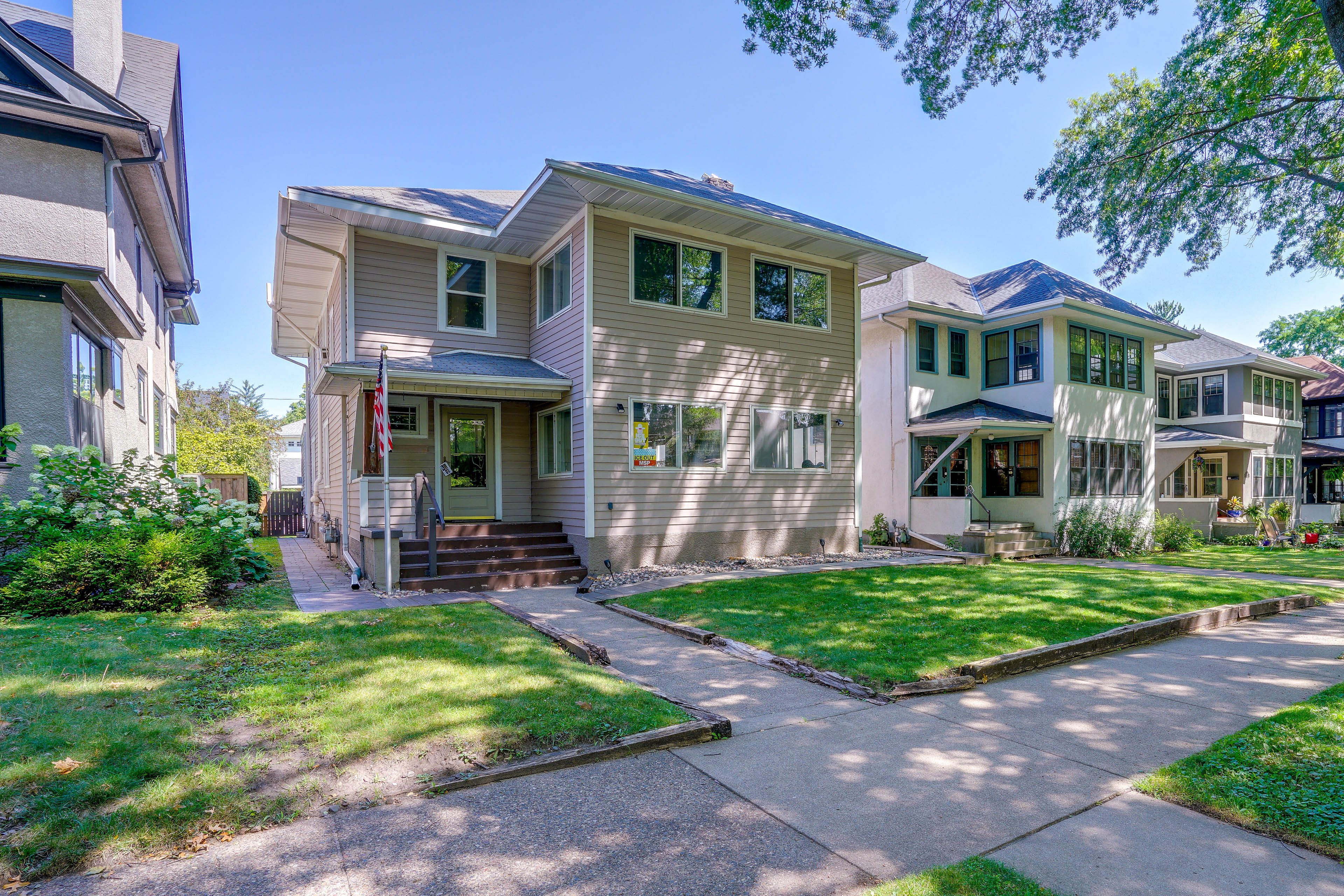 Property Exterior | Street Parking