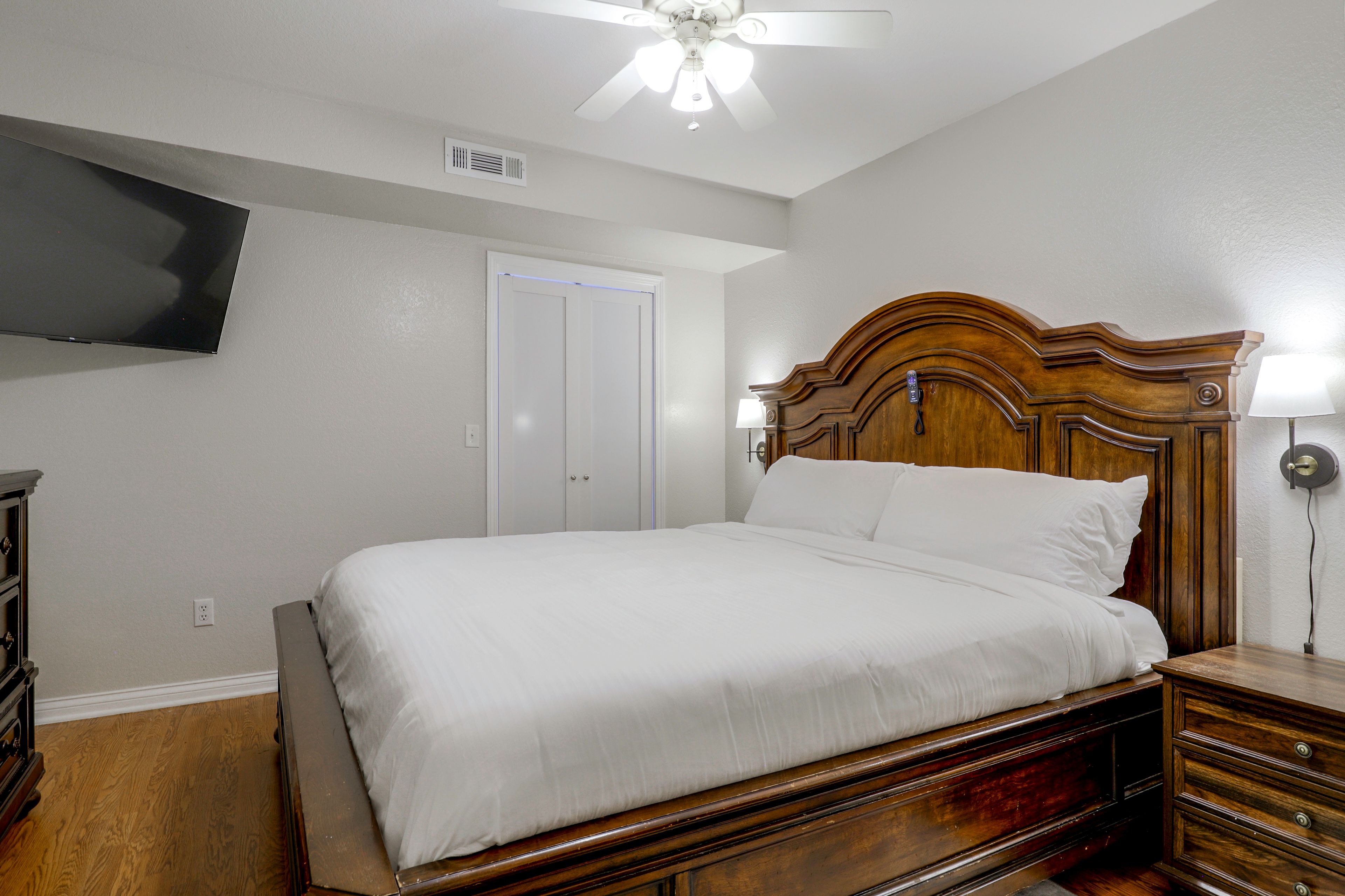 Bedroom 3 | King Bed | Lower Level