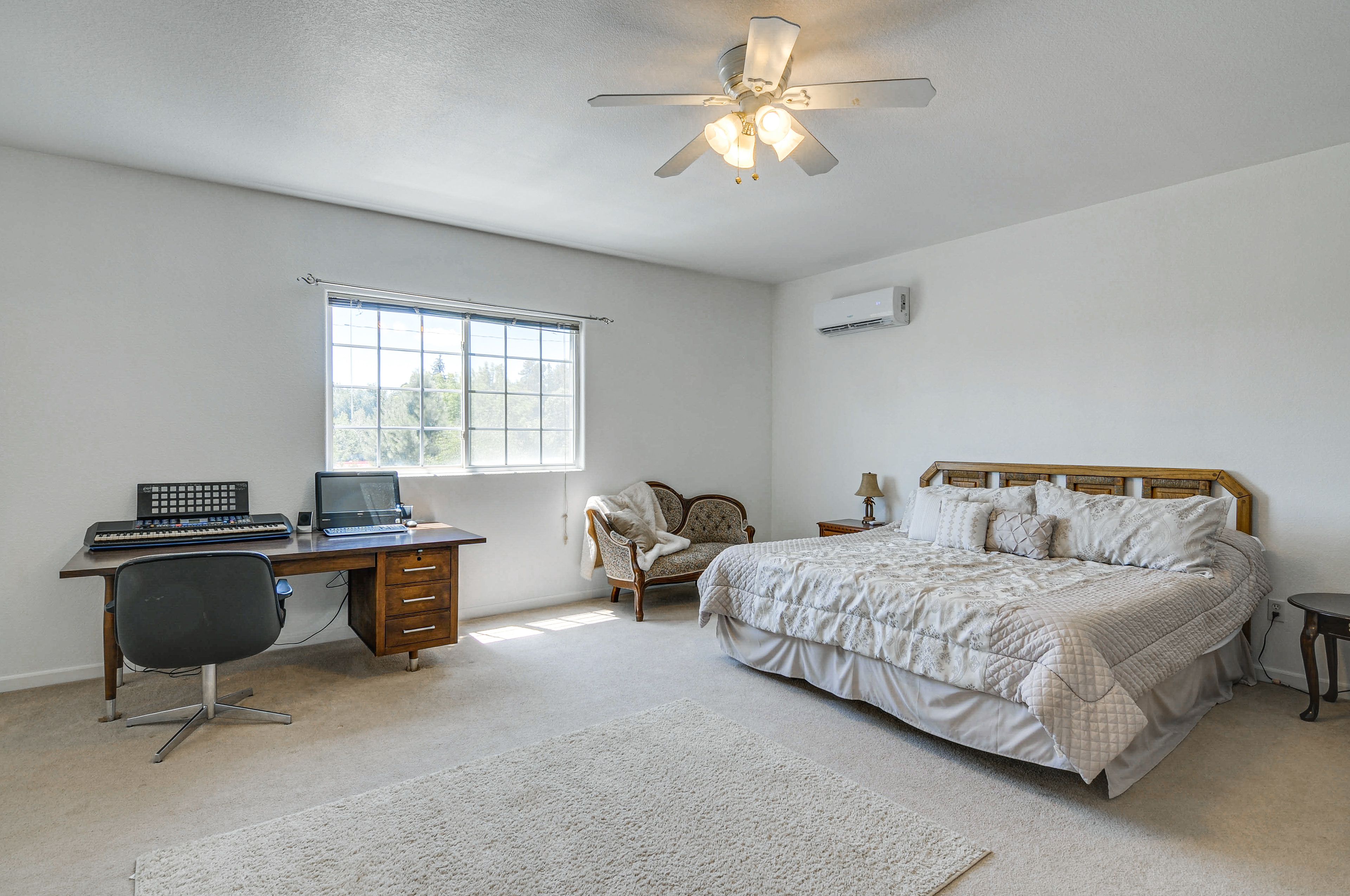 Bedroom 1 | King Bed