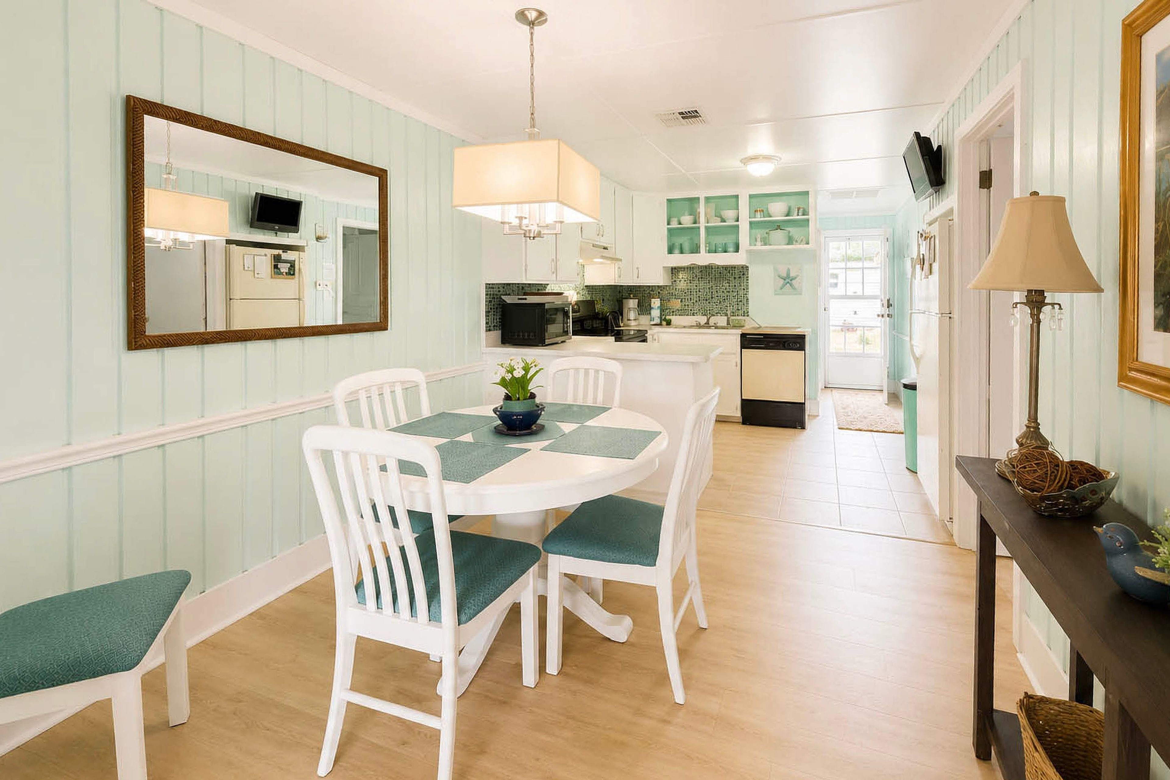 Interior | Open Floor Plan | Free WiFi