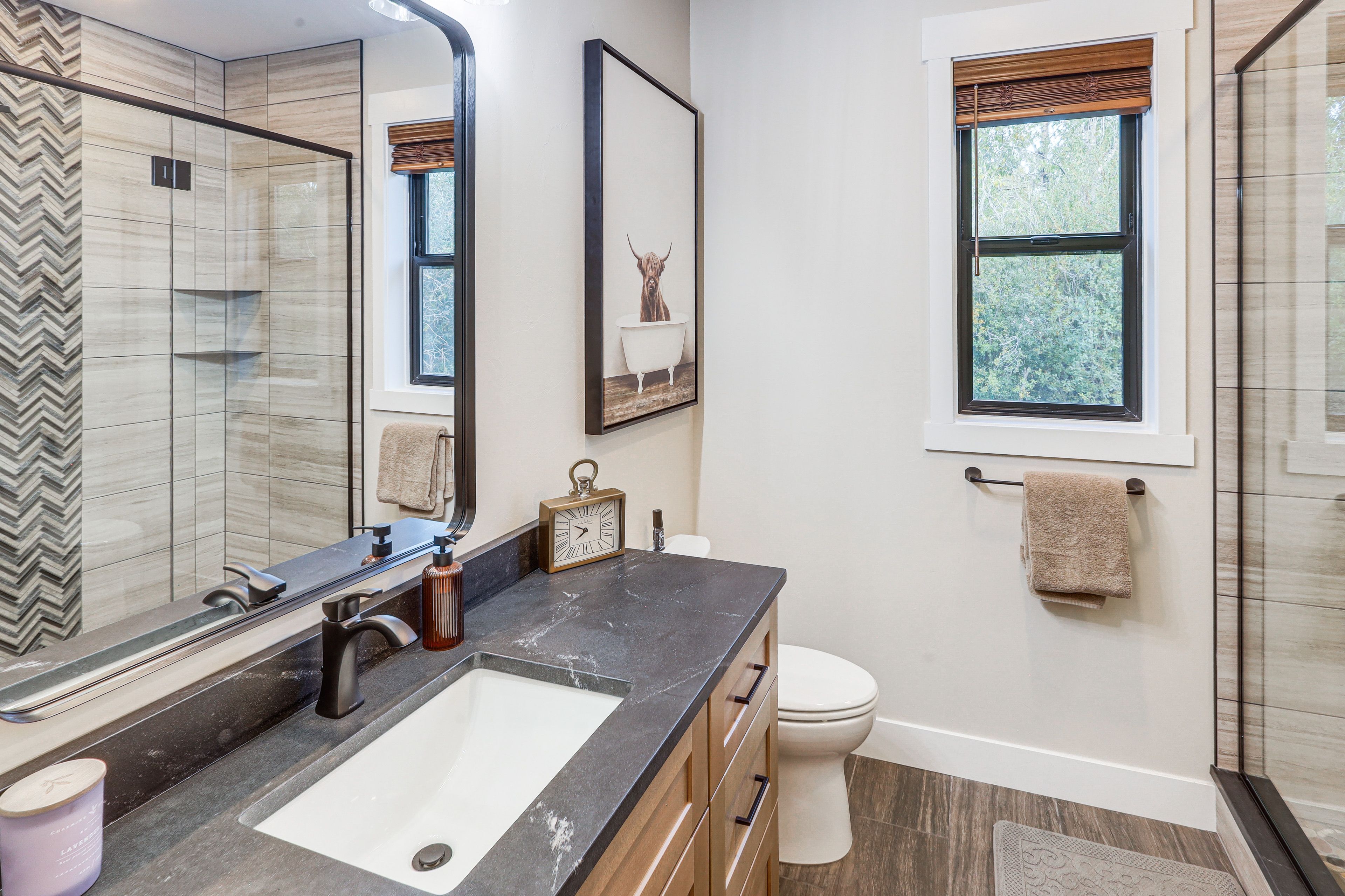 Full Bathroom | 1st Floor