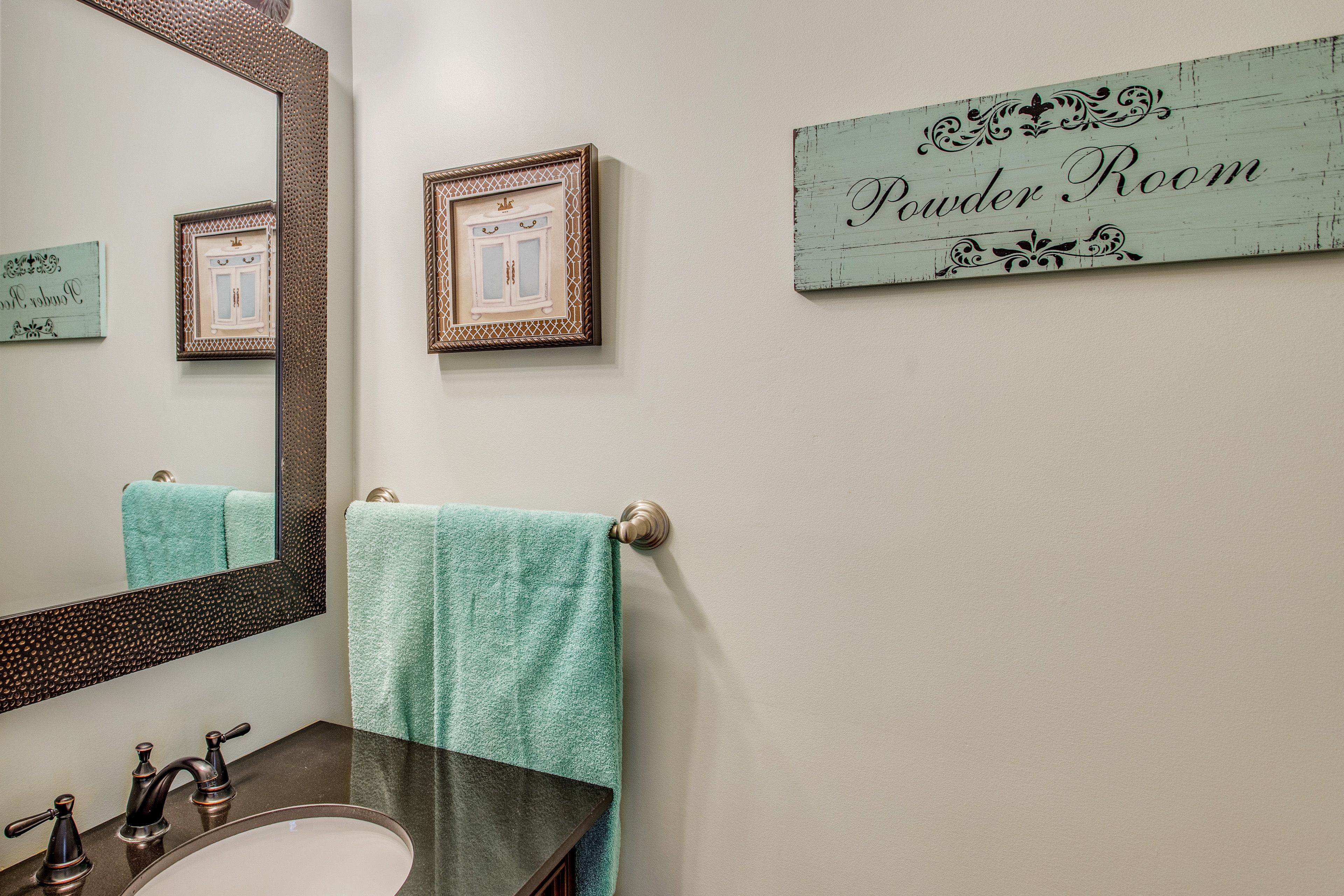 Half Bathroom | 1st Floor