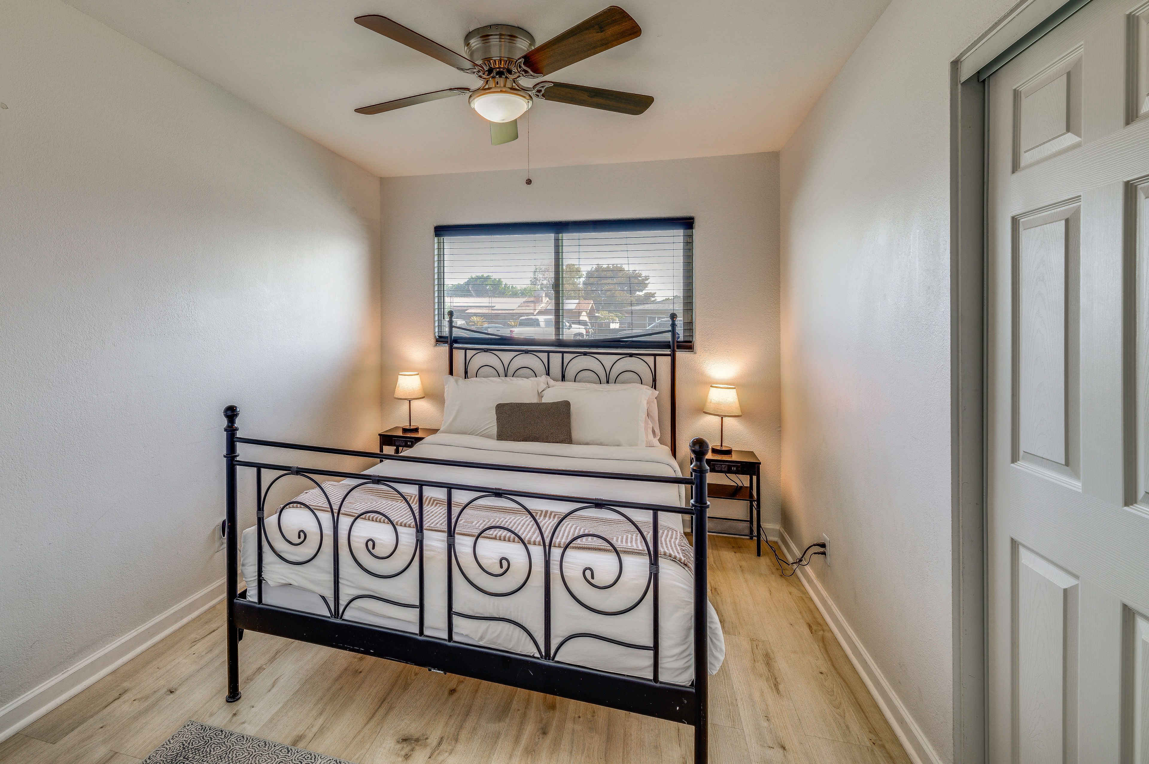 Bedroom 3 | Queen Bed