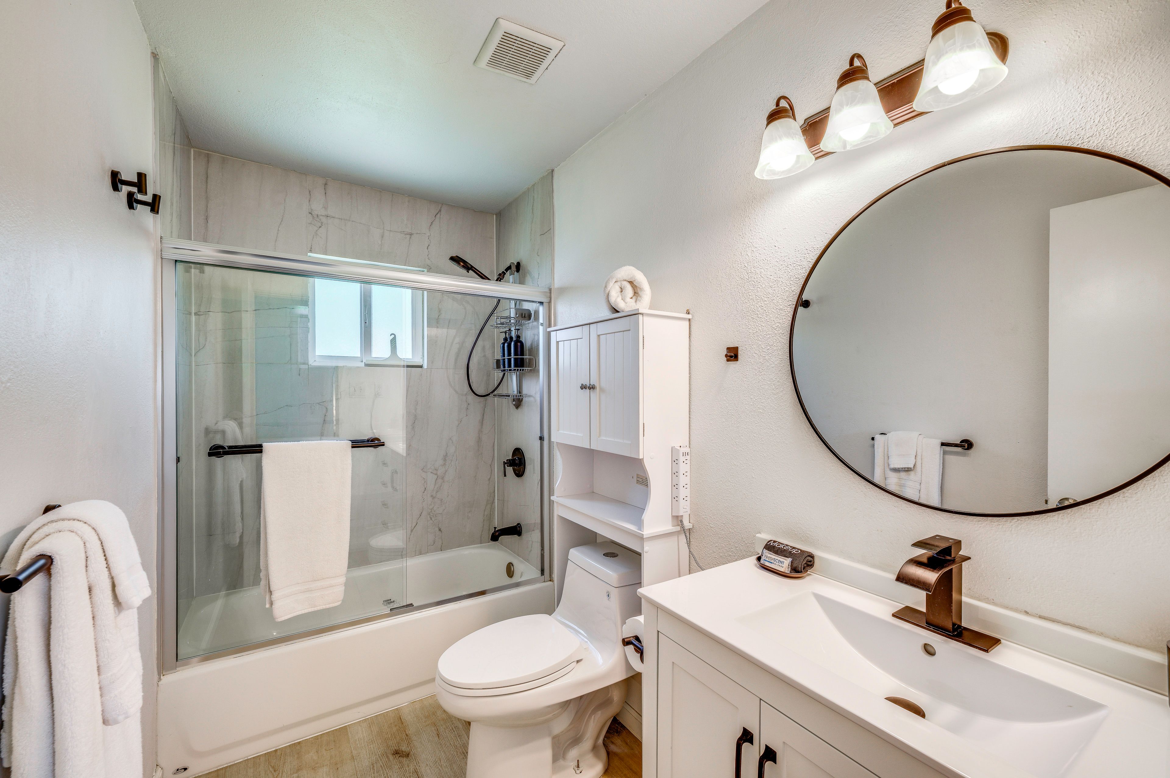 Full Bathroom