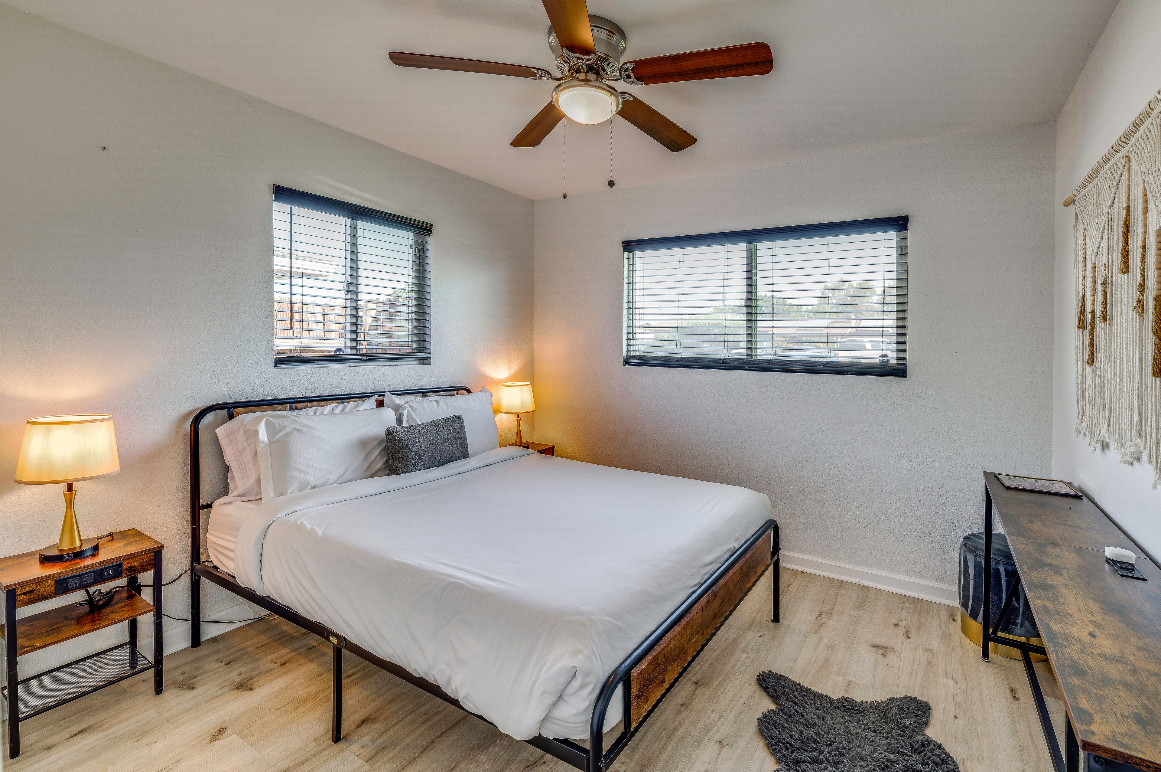 Bedroom 2 | Queen Bed