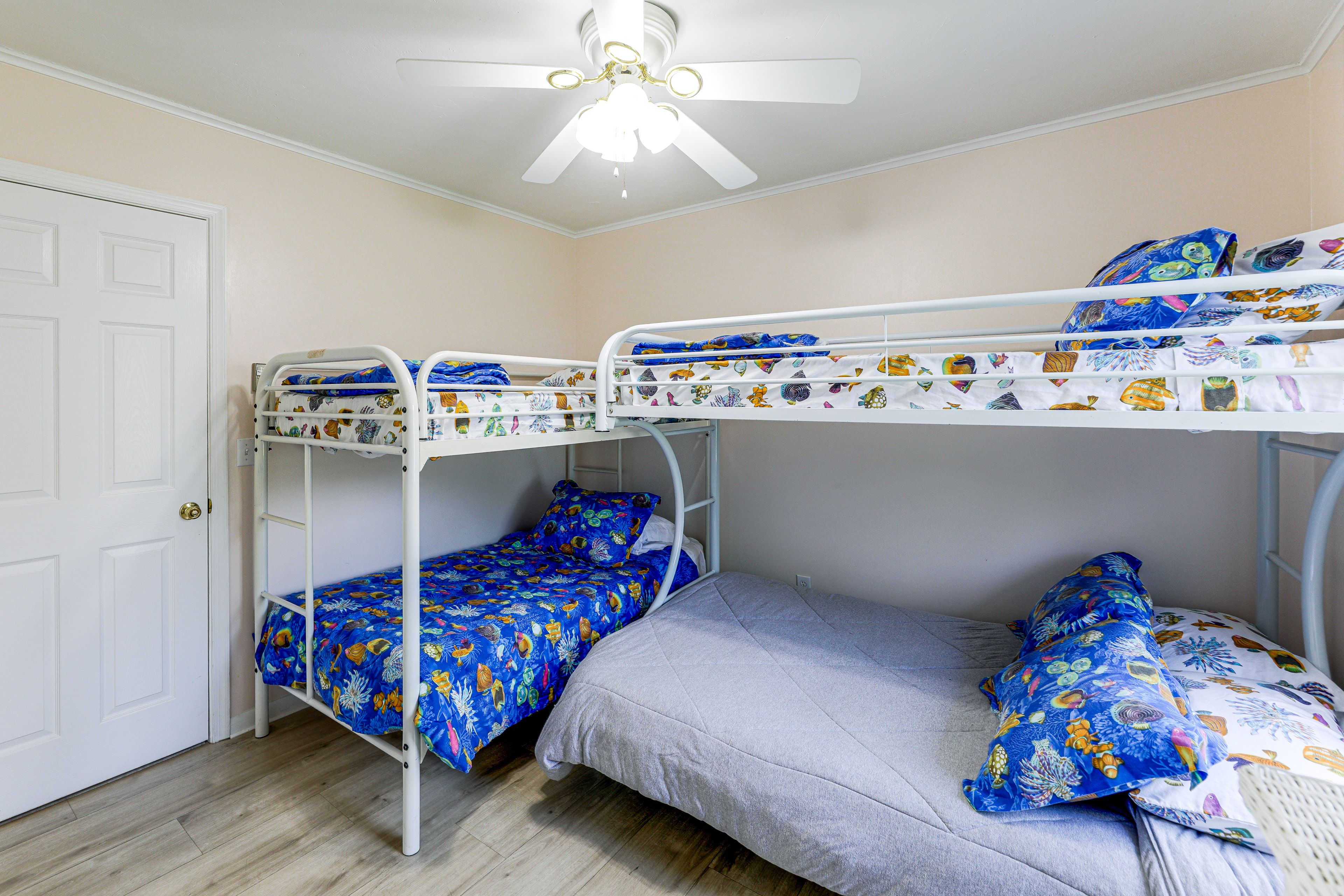 Bedroom 2 | Twin/Full Bunk Bed | Twin Bunk Bed