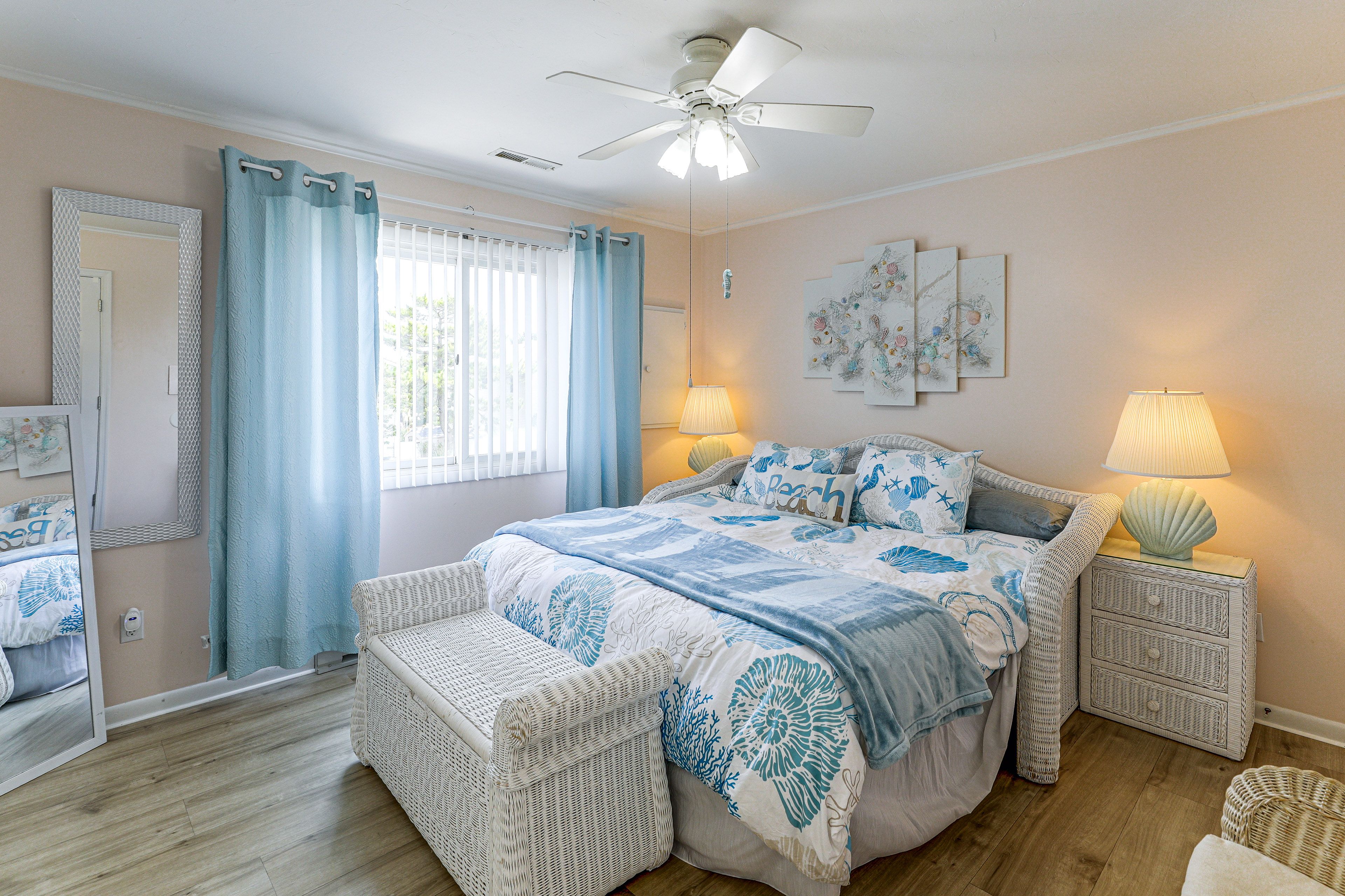 Bedroom 1 | King Bed