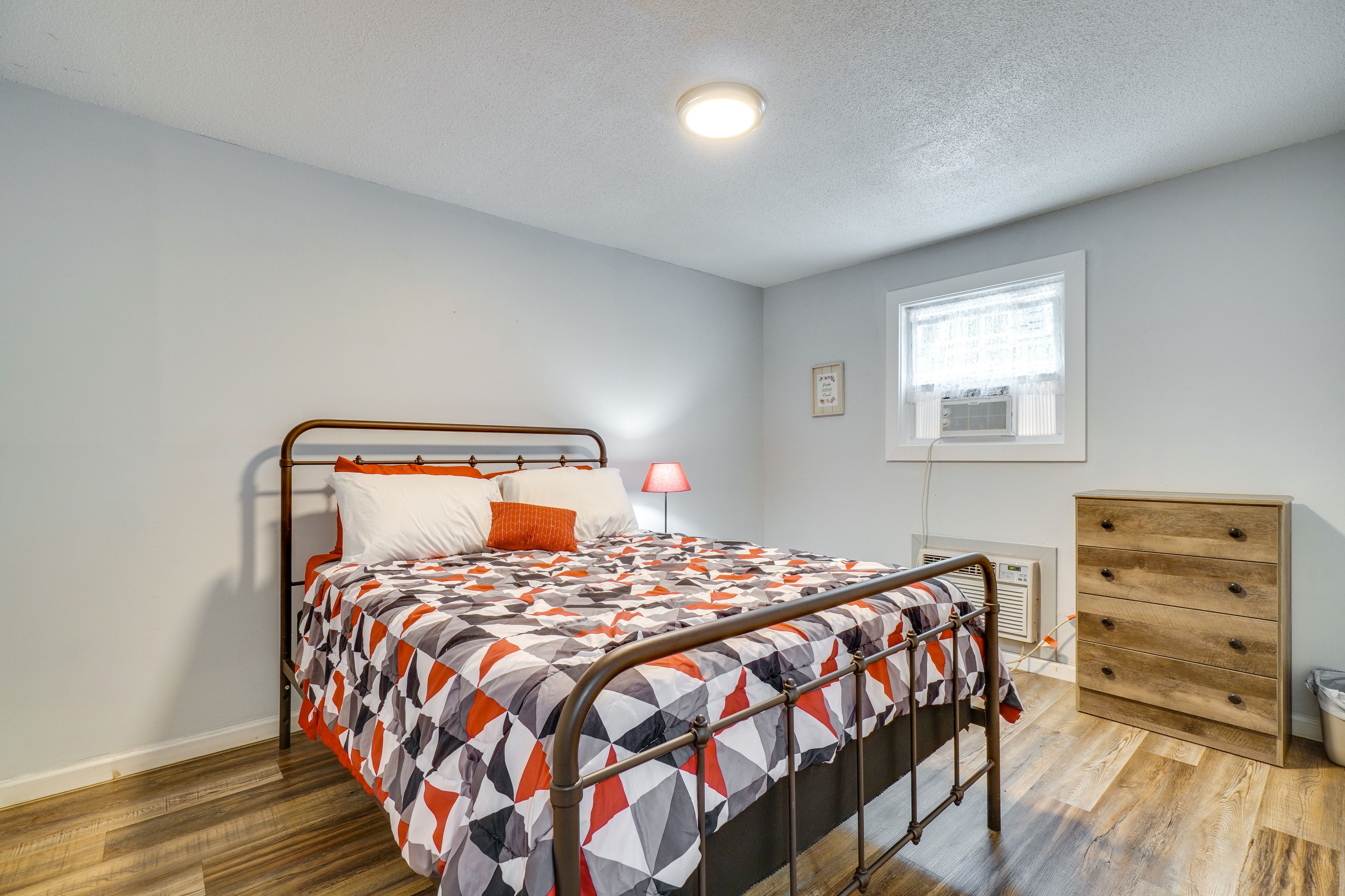 Bedroom 6 | Queen Bed