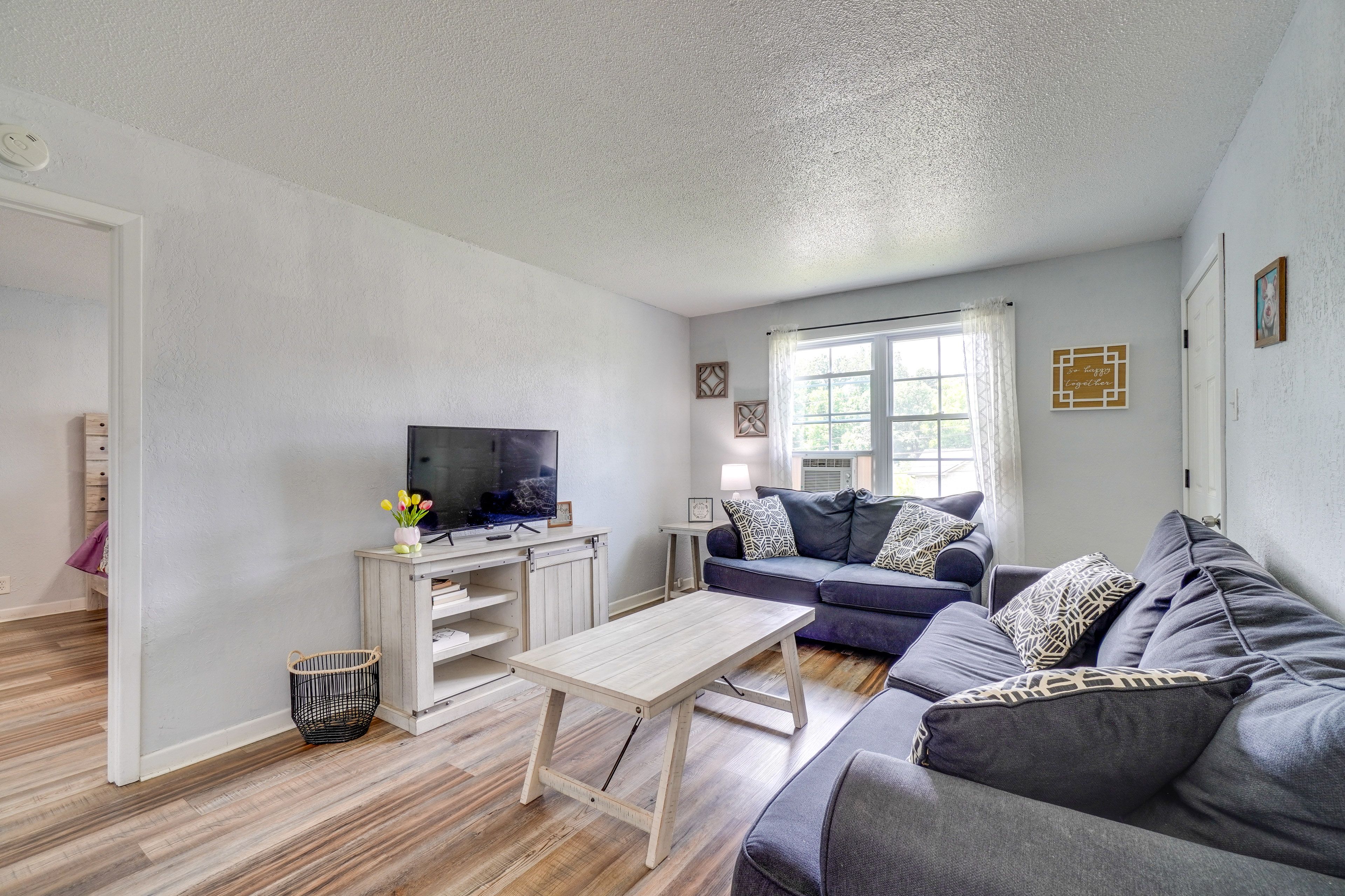 'Klompenhuis' Interior | Living Room | Queen Sleeper Sofa