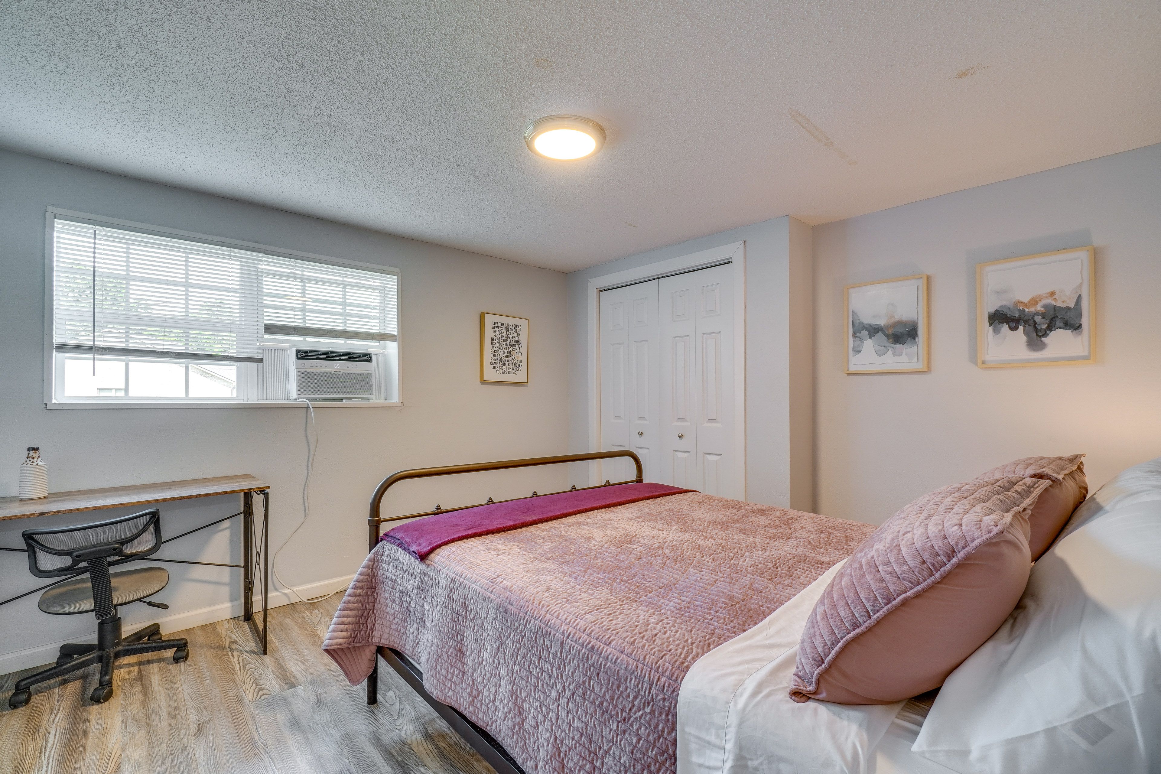 Bedroom 7 | King Bed
