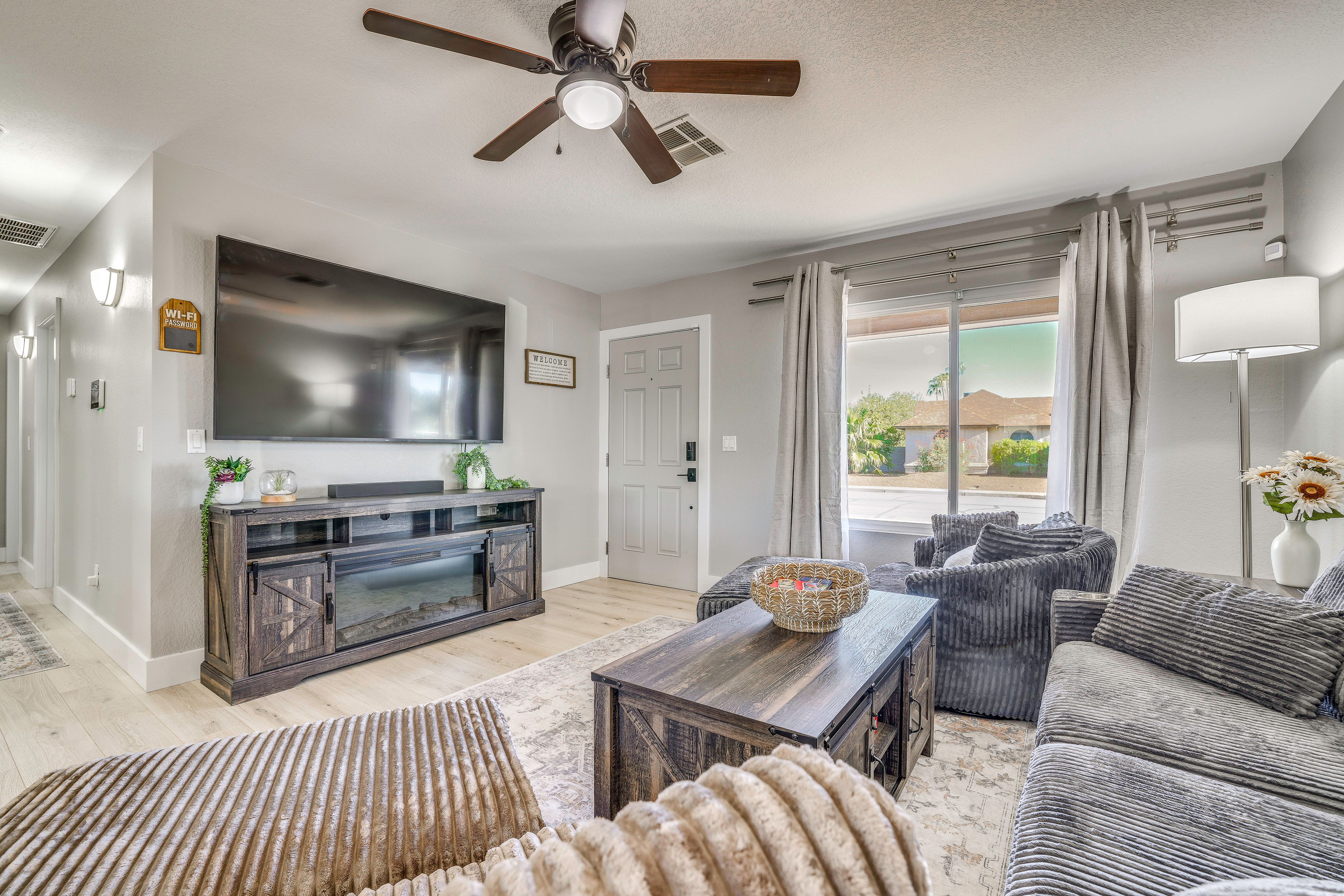 Living Room | Sleeper Sofa