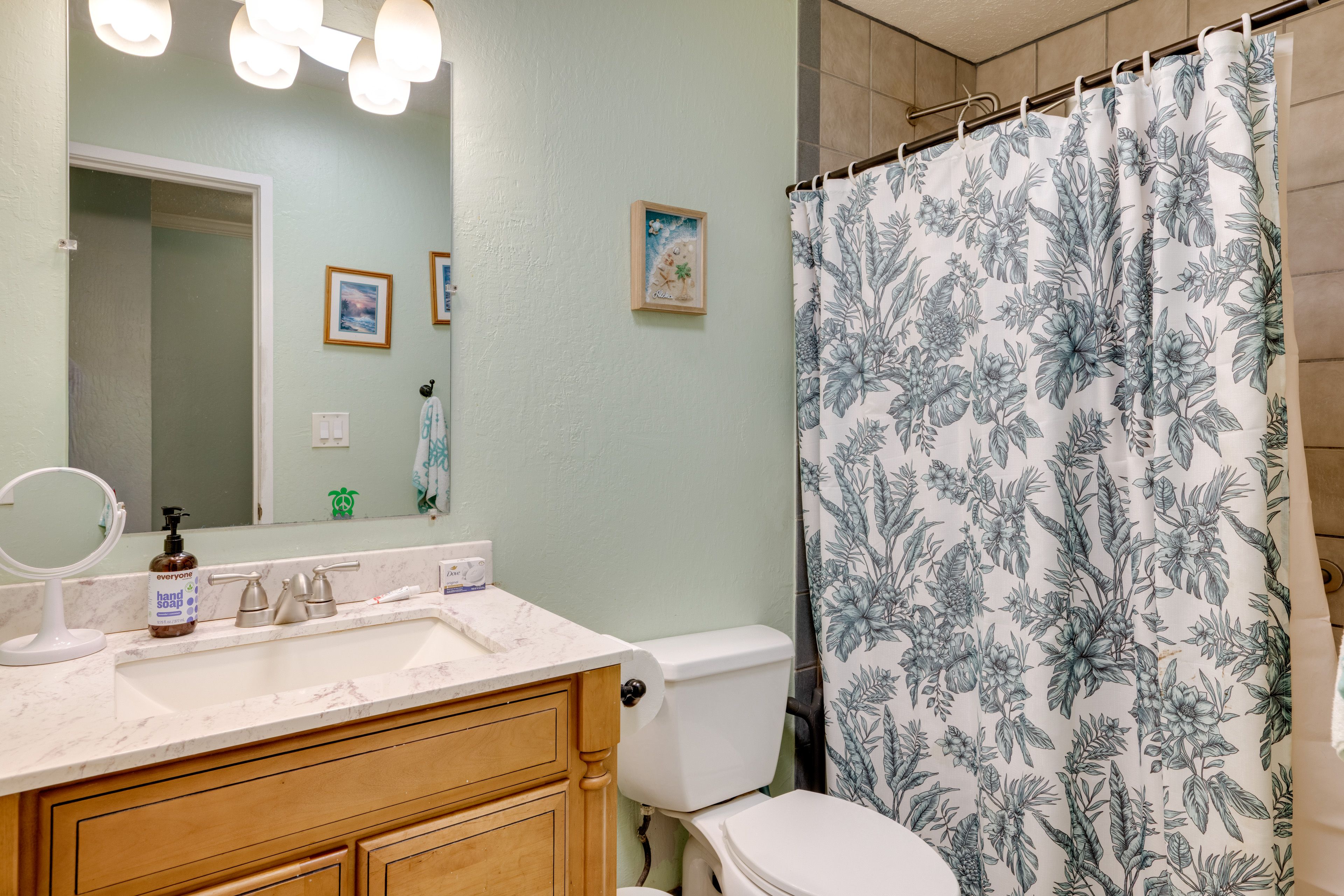 Bathroom | 2nd Floor