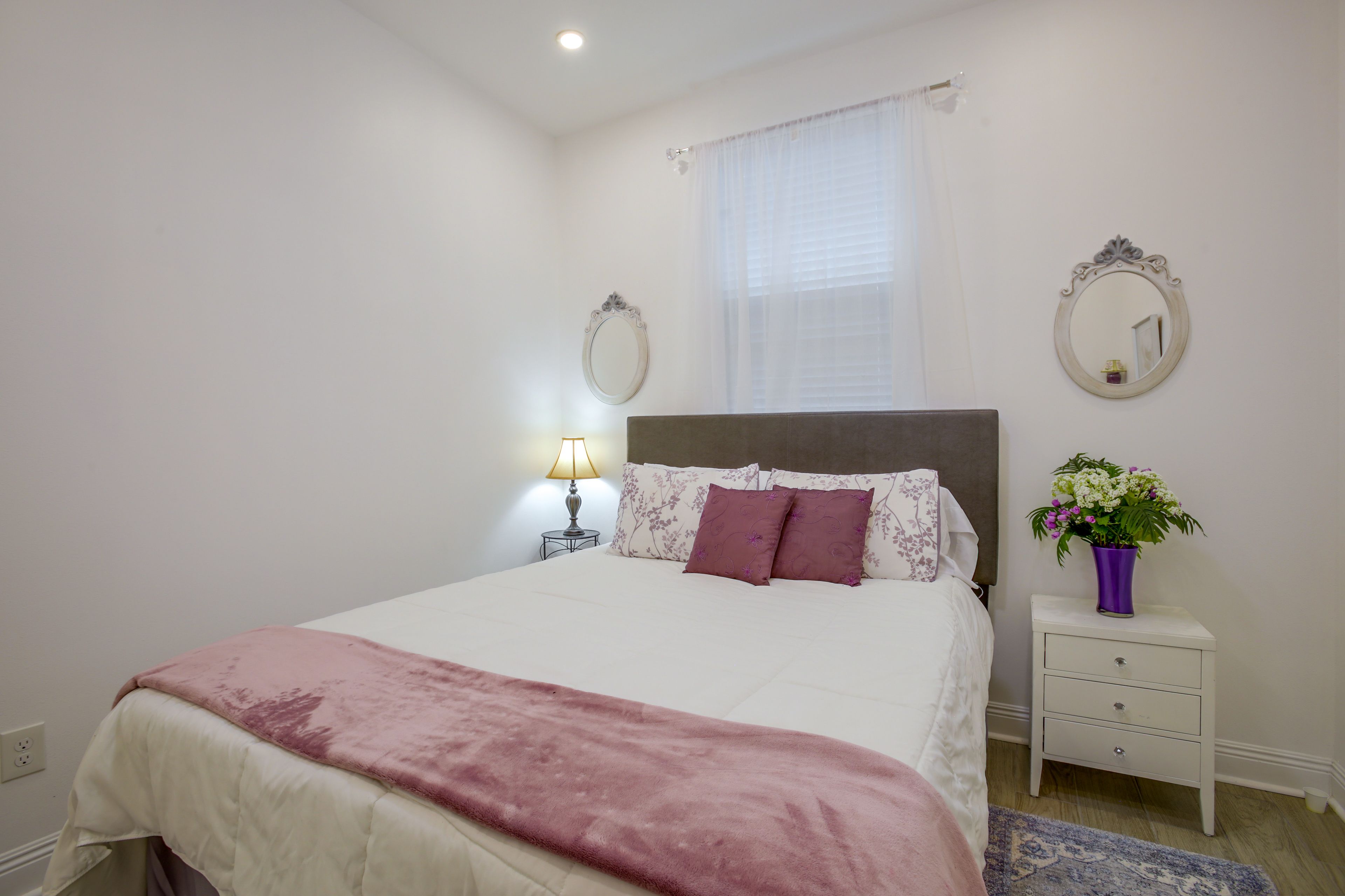 Bedroom 1 | Queen Bed