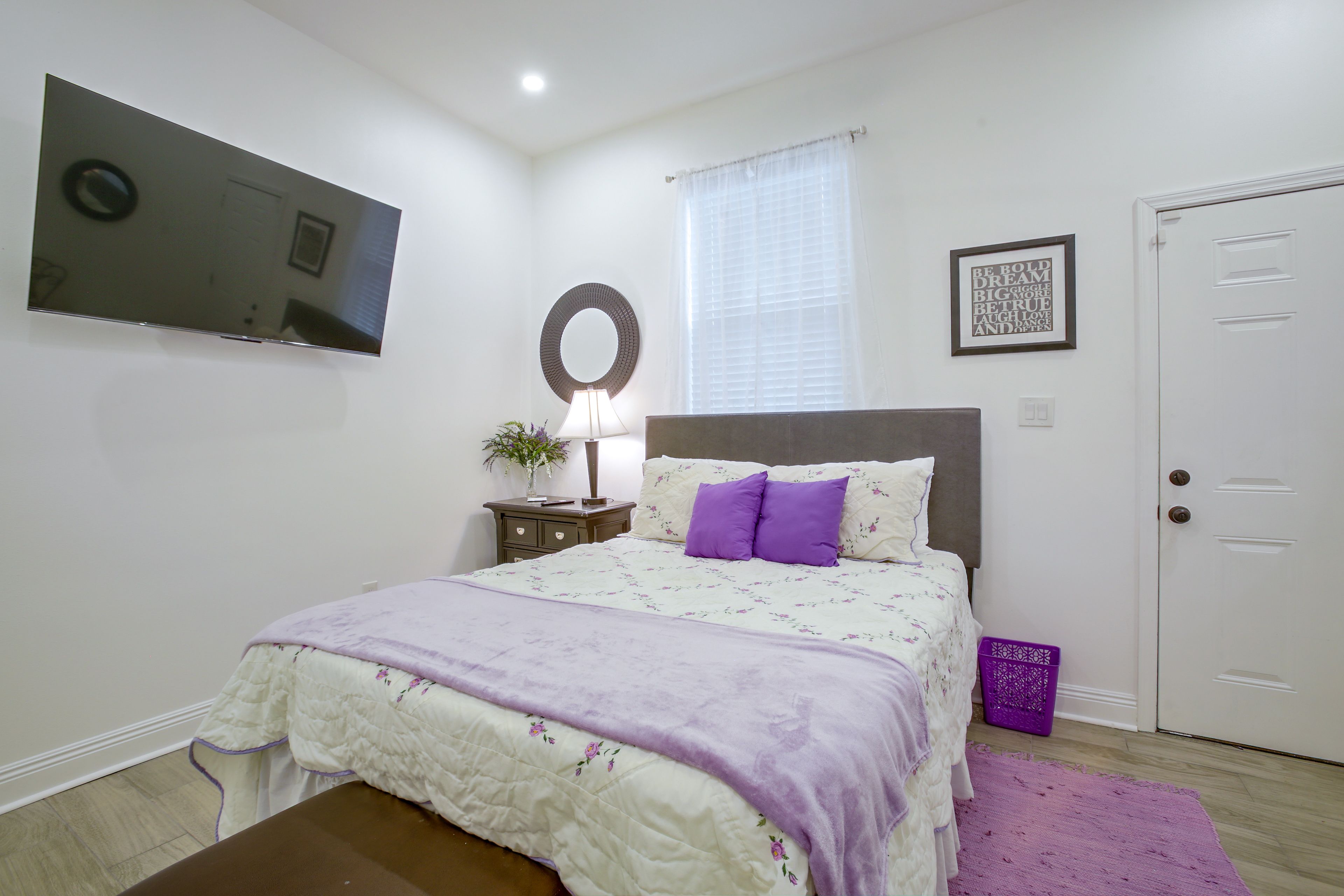 Bedroom 2 | Queen Bed | Smart TV