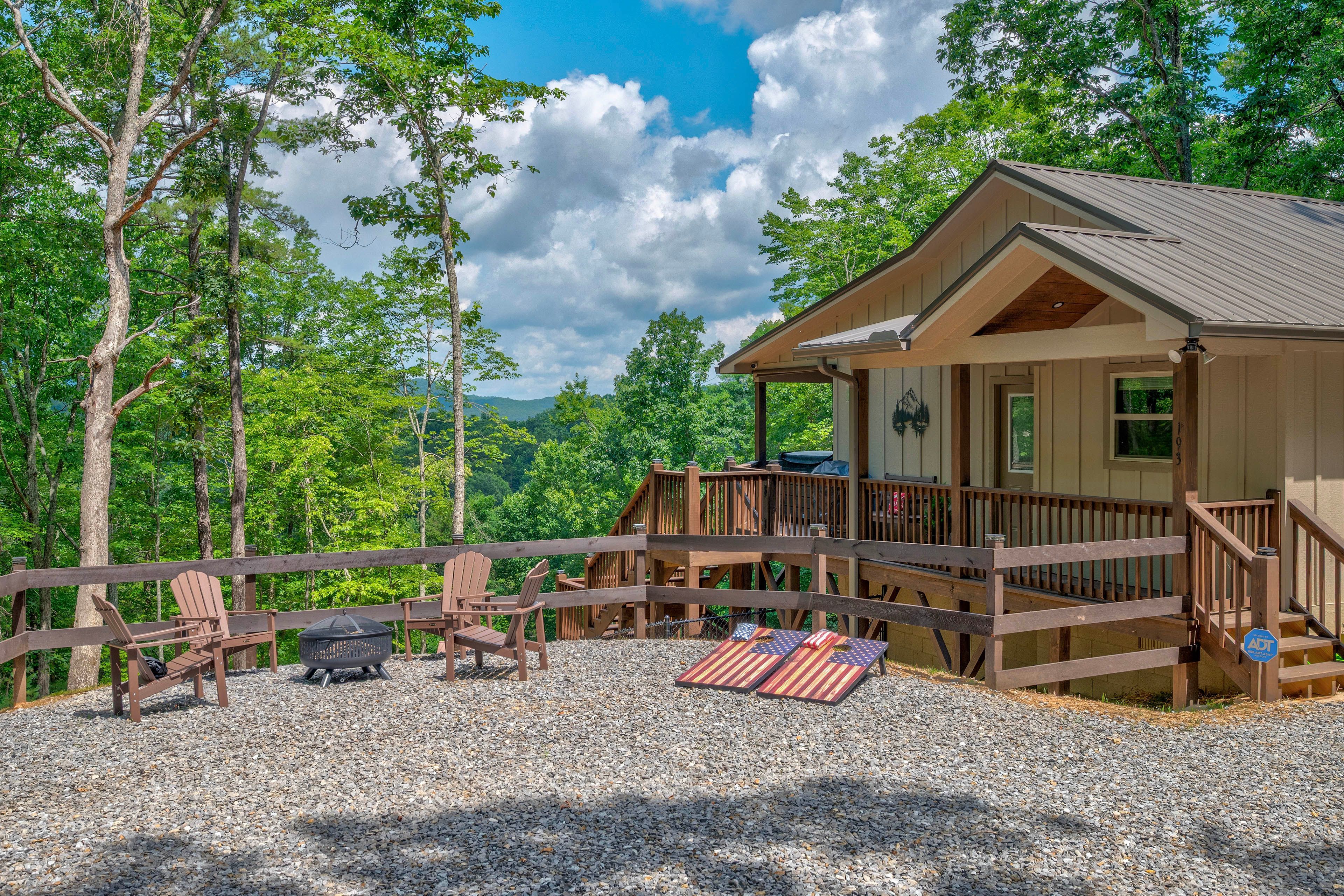 Murphy Vacation Rental | 2BR | 2BA | 1,008 Sq Ft
