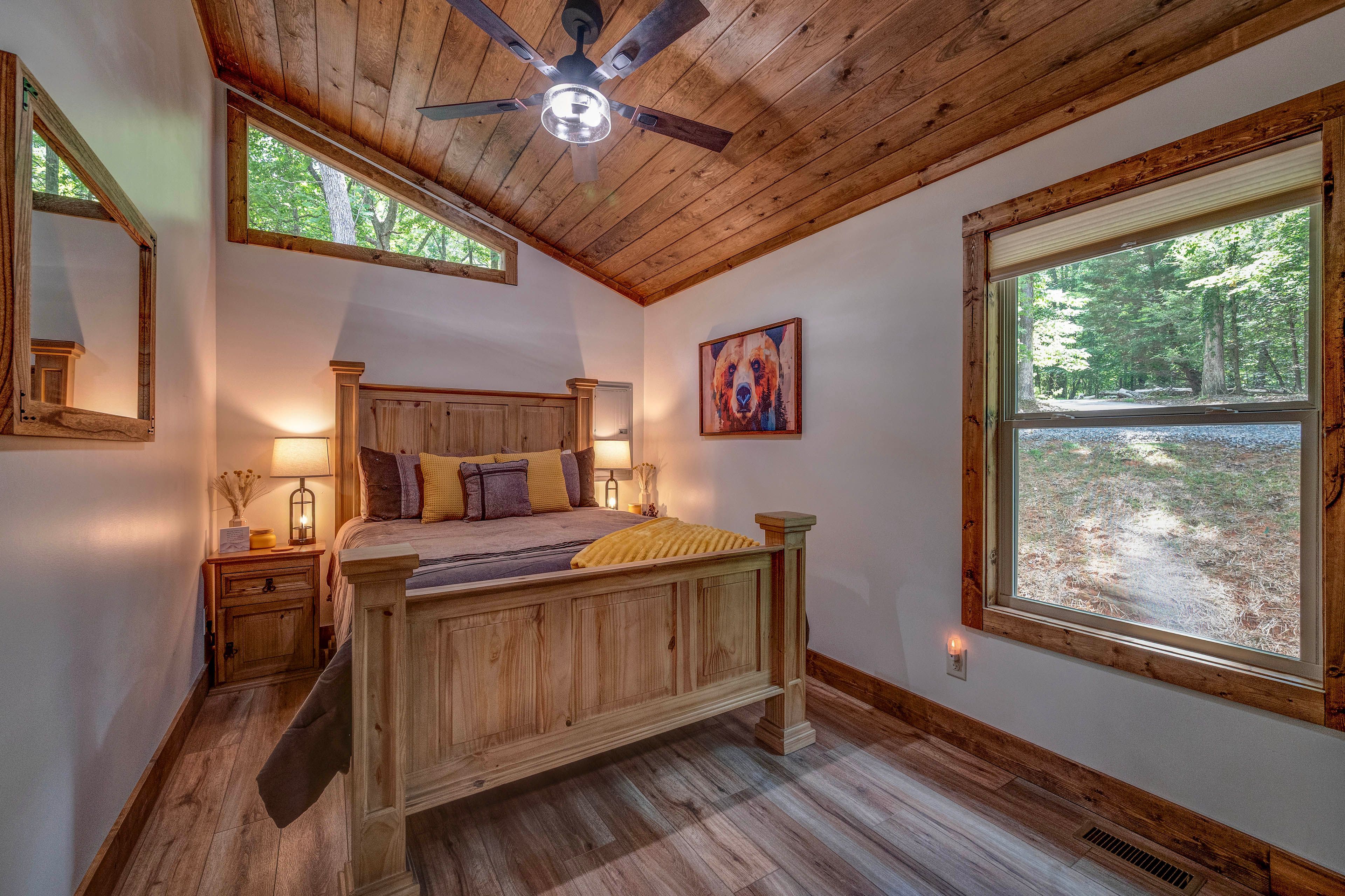 Bedroom 2 | Queen Bed