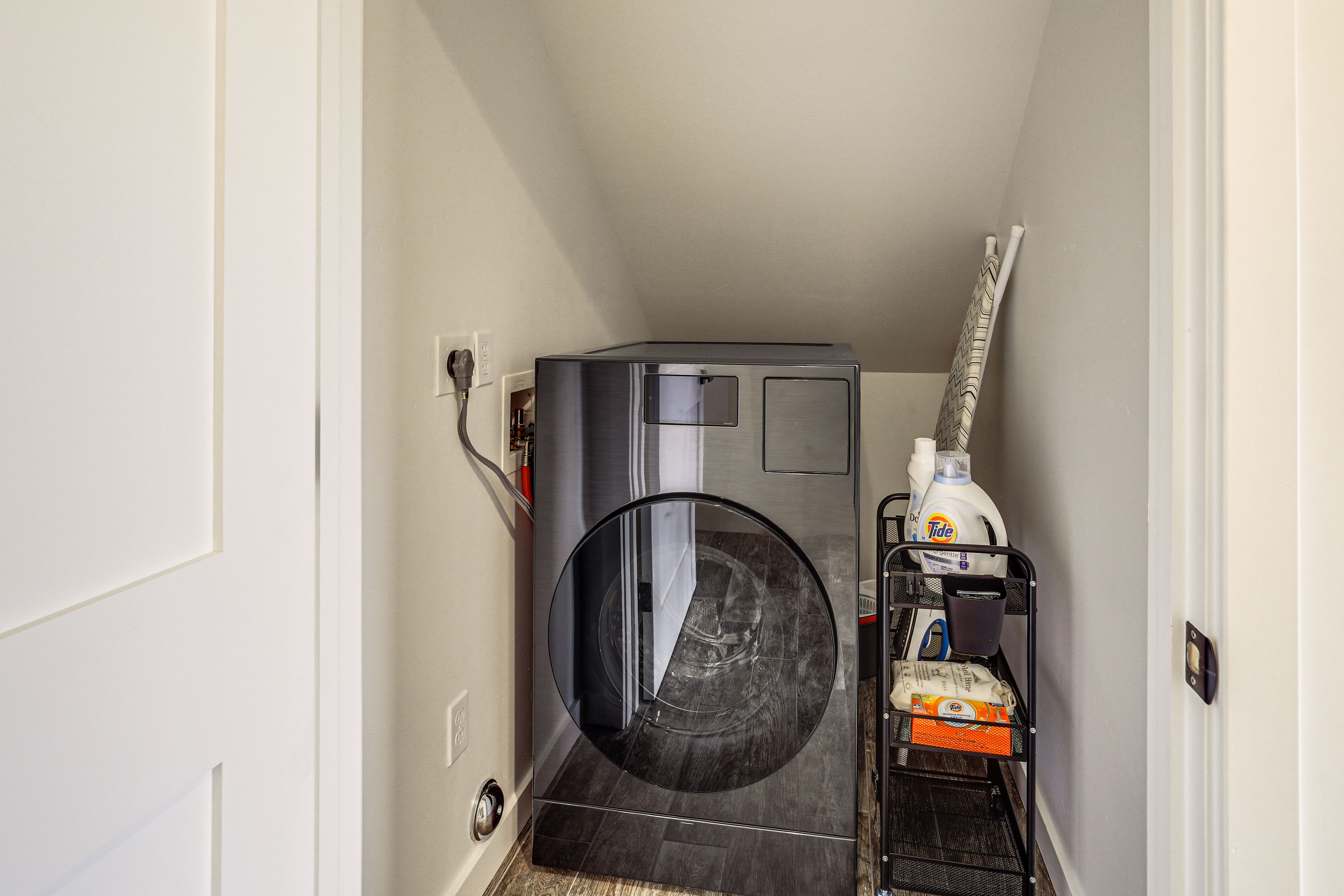 In-Unit Laundry | 2nd Floor