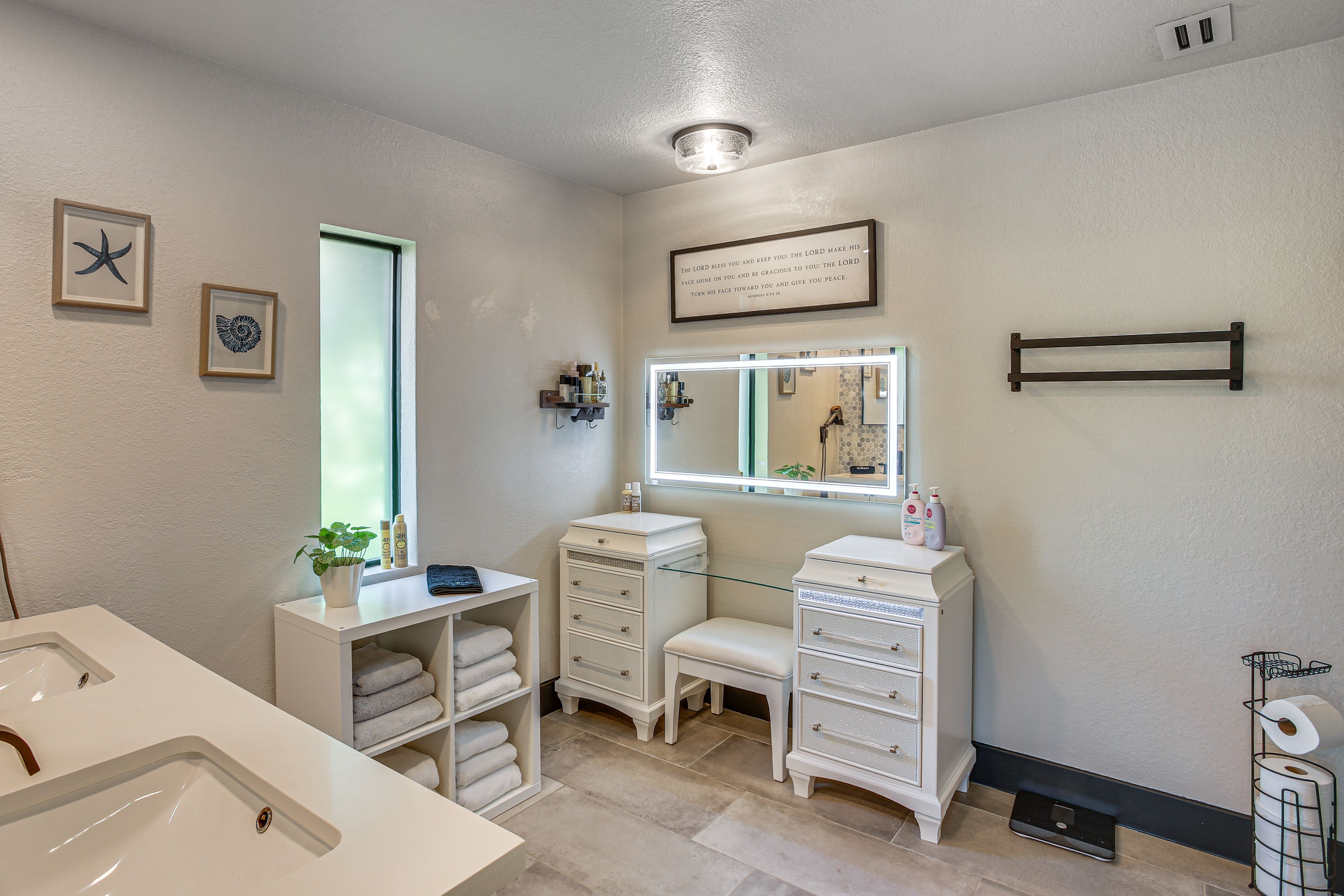 En-Suite Bathroom