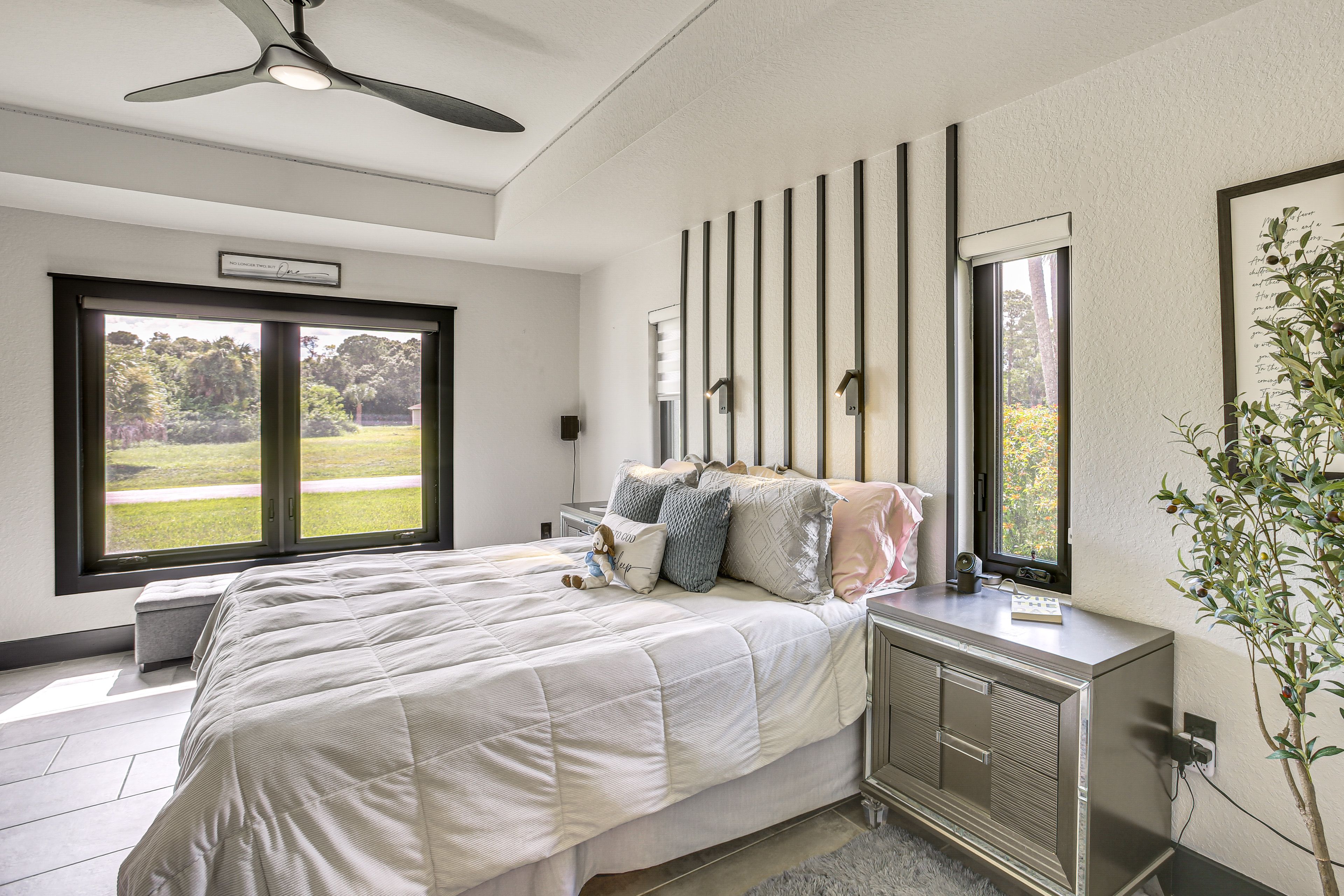 Bedroom 1 | King Bed