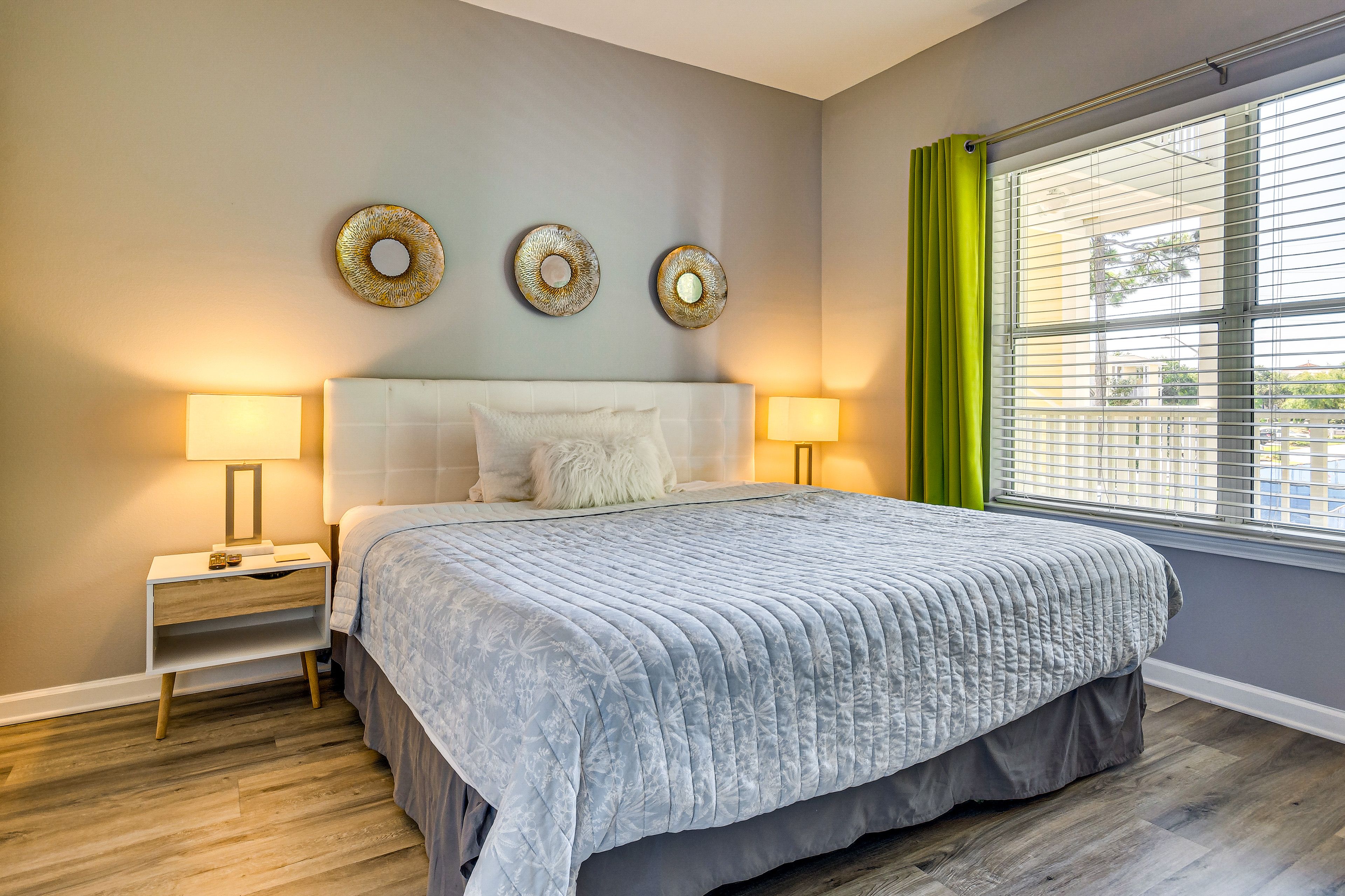 Bedroom | King Bed