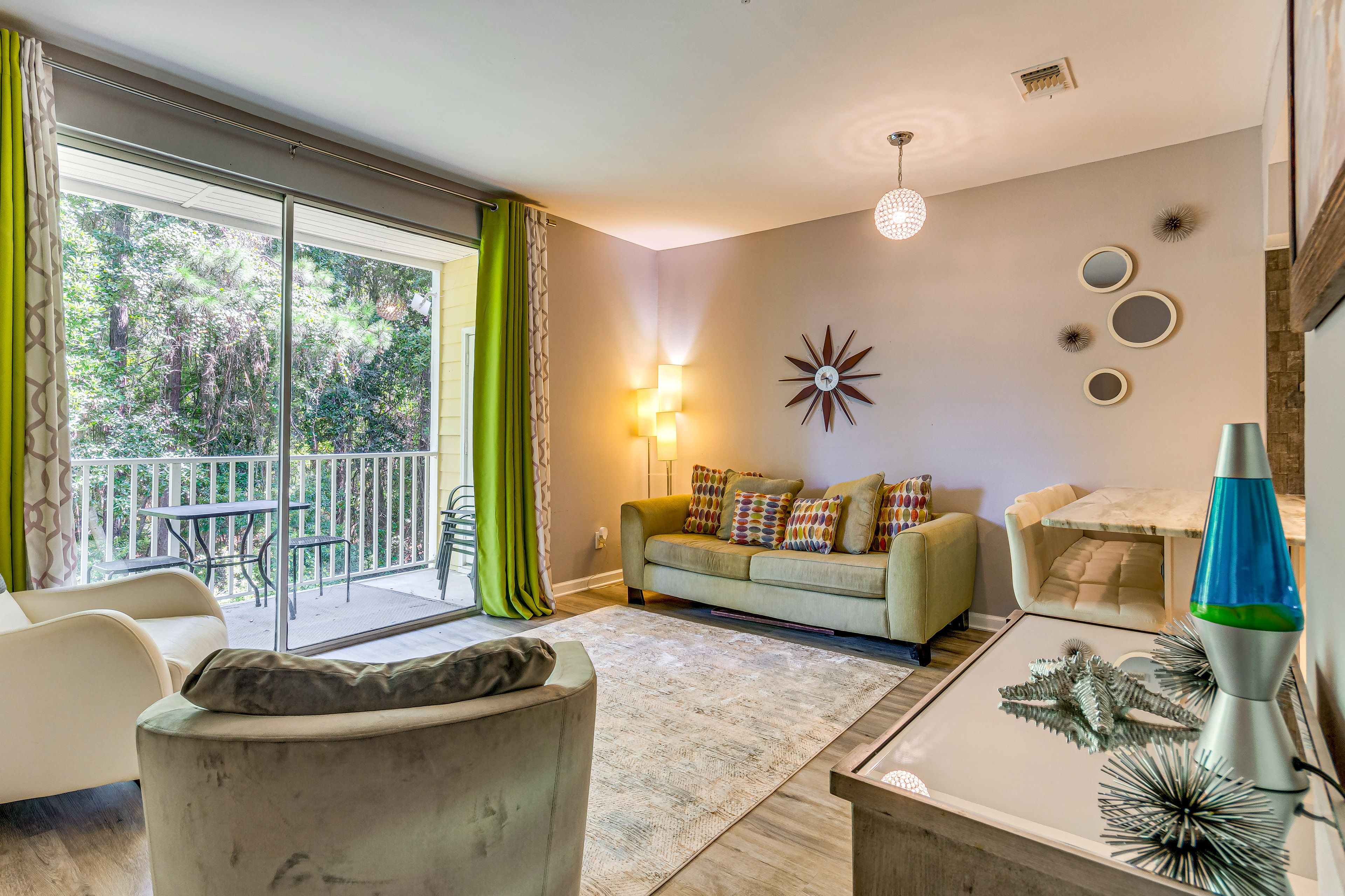Living Room | Queen Murphy Bed
