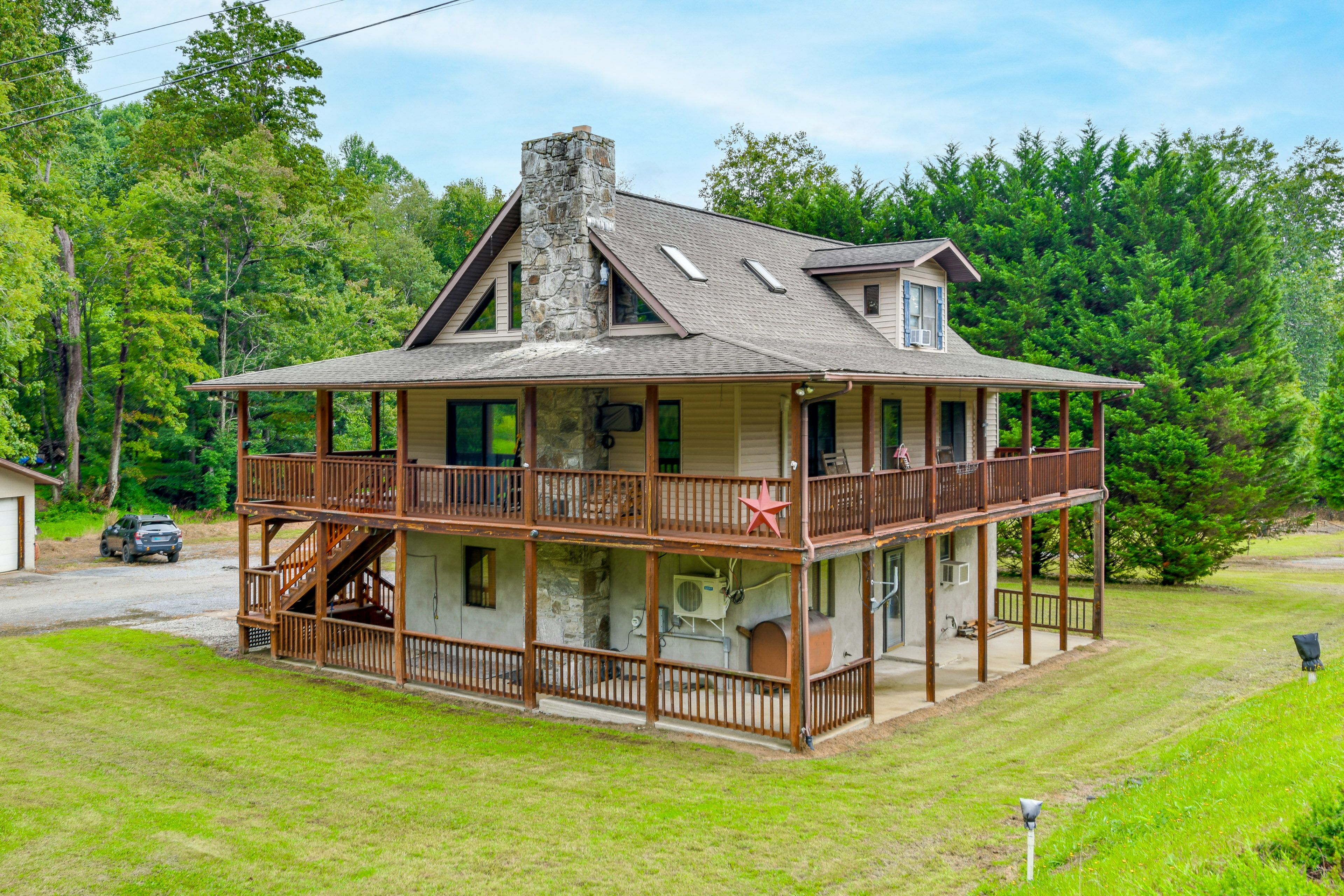 Waynesville Vacation Rental | 2BR | 2BA | 1,550 Sq Ft