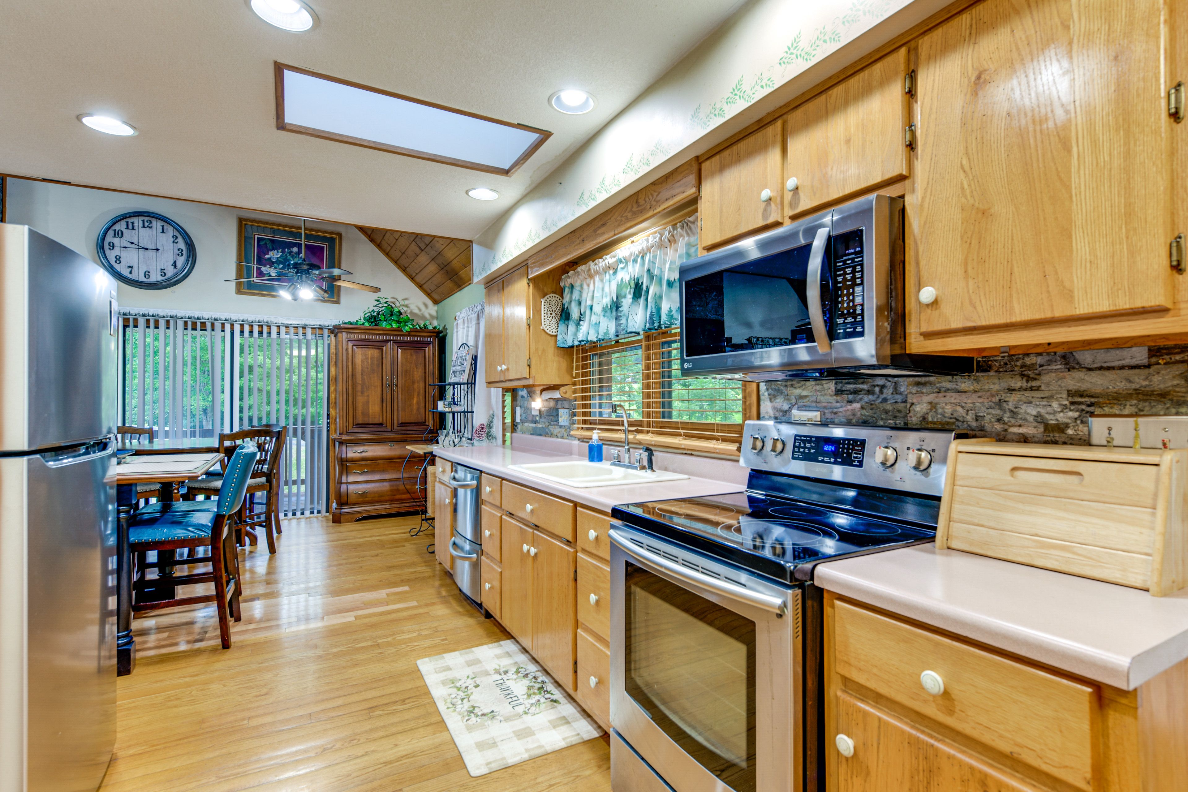 Kitchen | Main Level