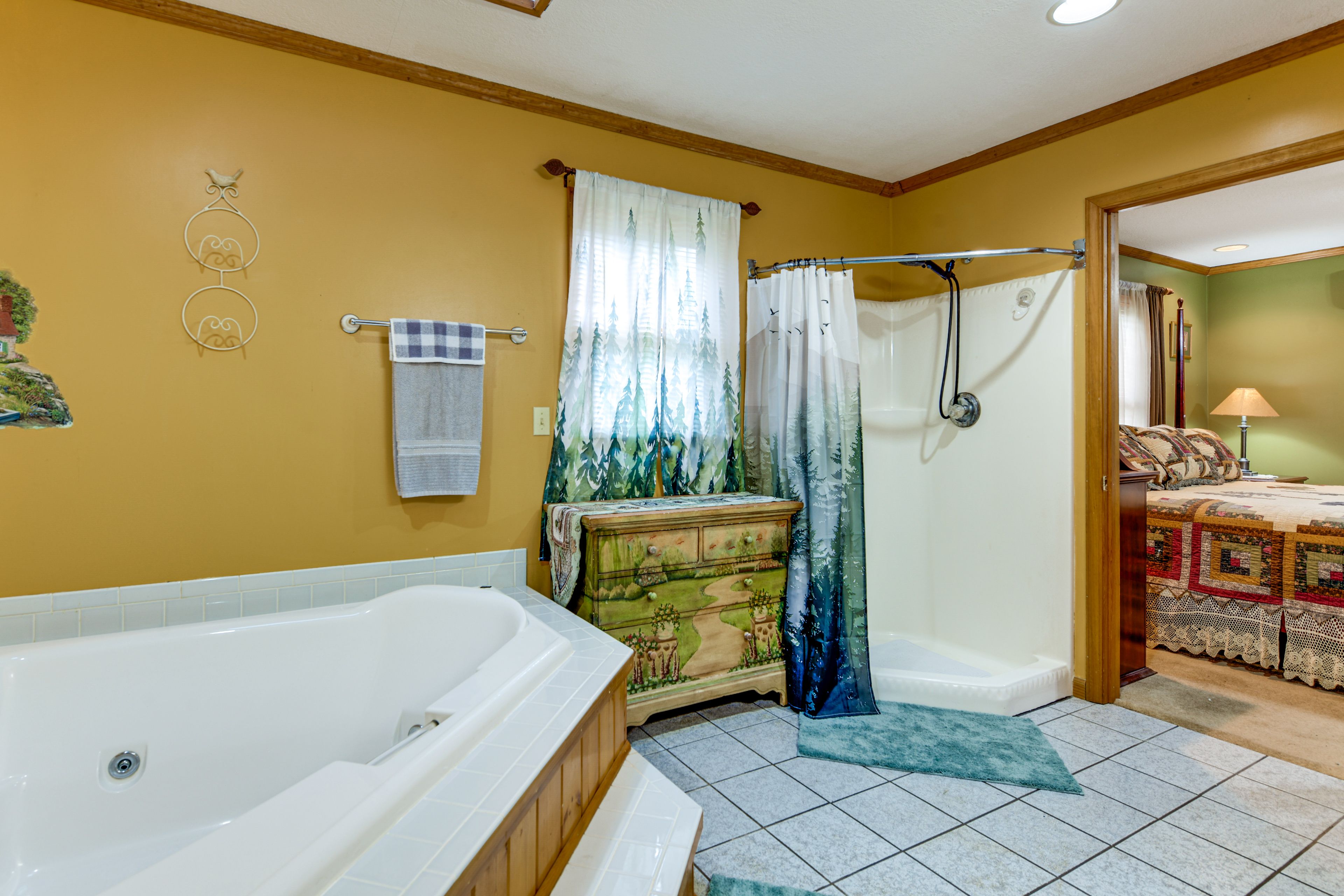 Bathroom | Main Level
